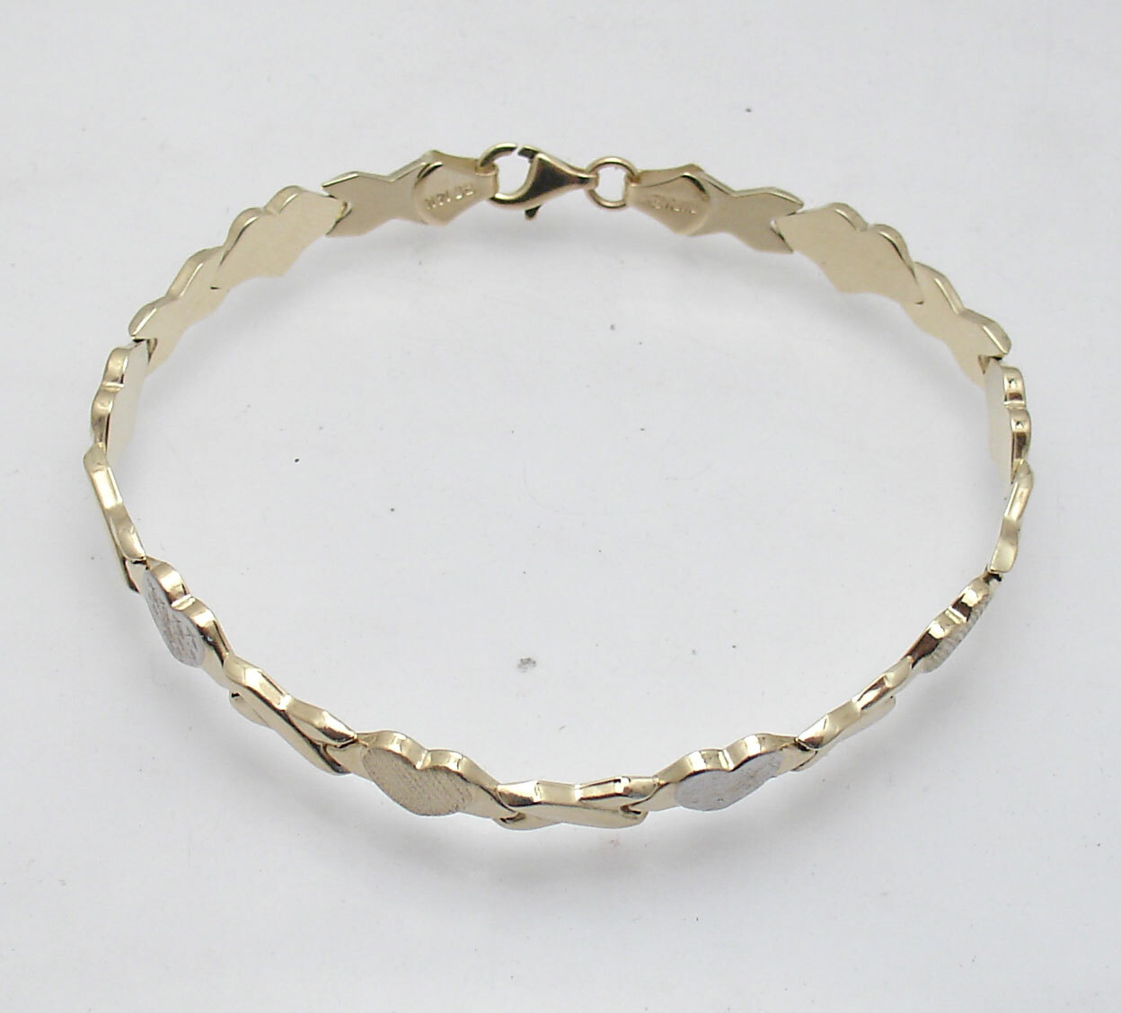 Diamond Cut Hearts Kisses Stampato Bracelet Real 14K Yellow White Two-Tone Gold