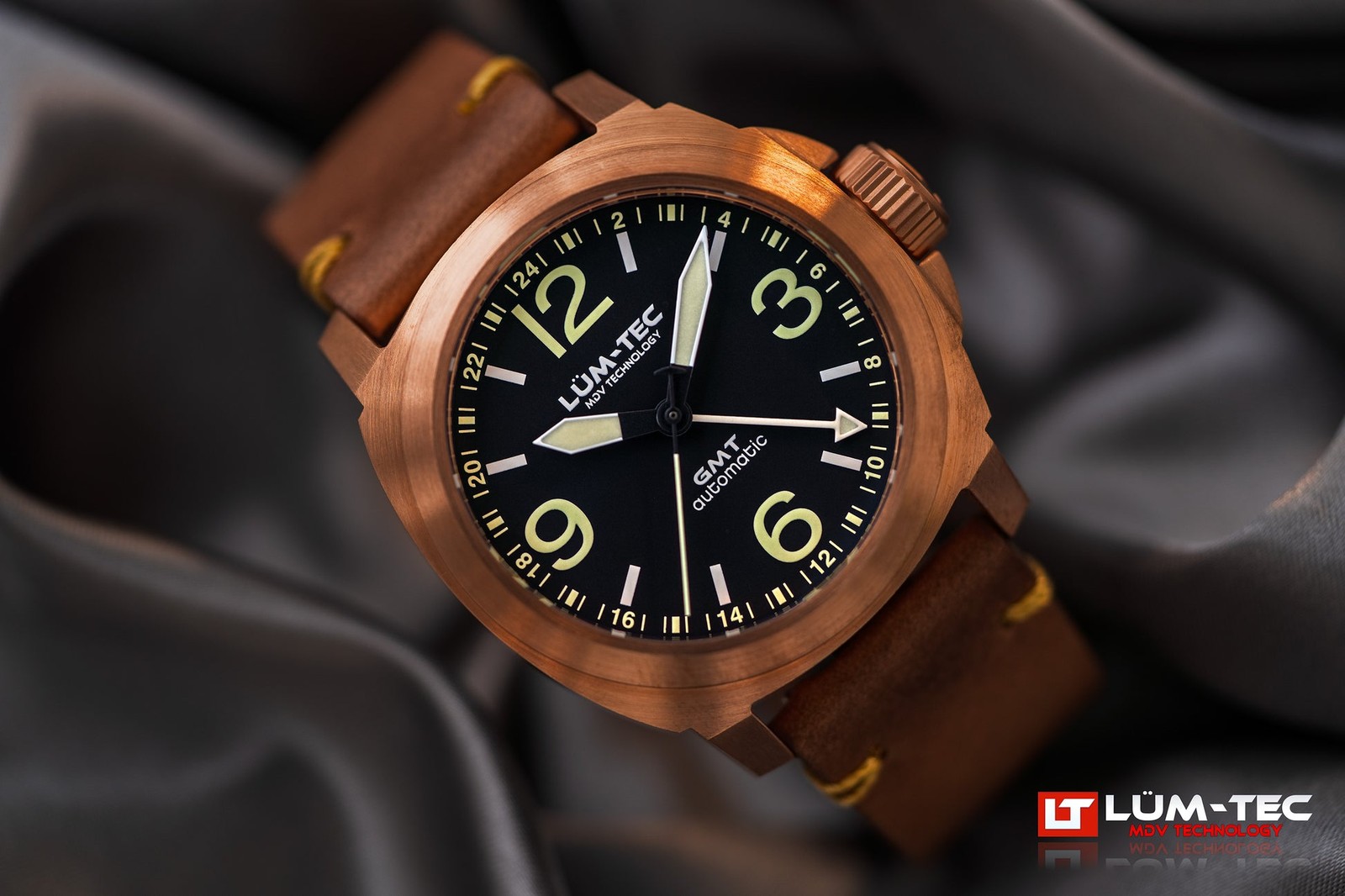 Lum-tec M94 Bronze Dive watch 44mm GMT No date 200M Horween strap NIB warranty