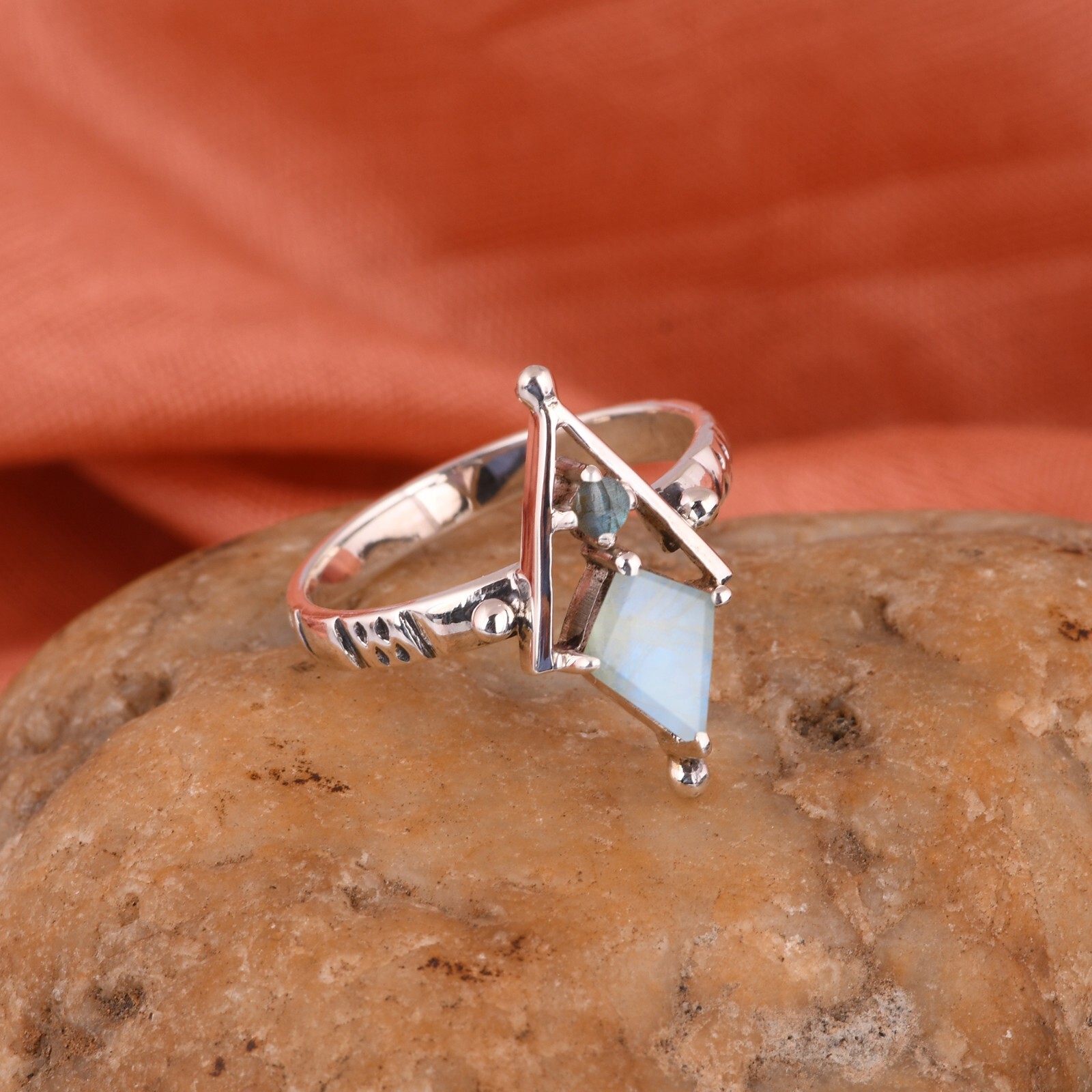 Kite Shape Moonstone and Labradorite Ring Sterling Silver Engagement Band Ring