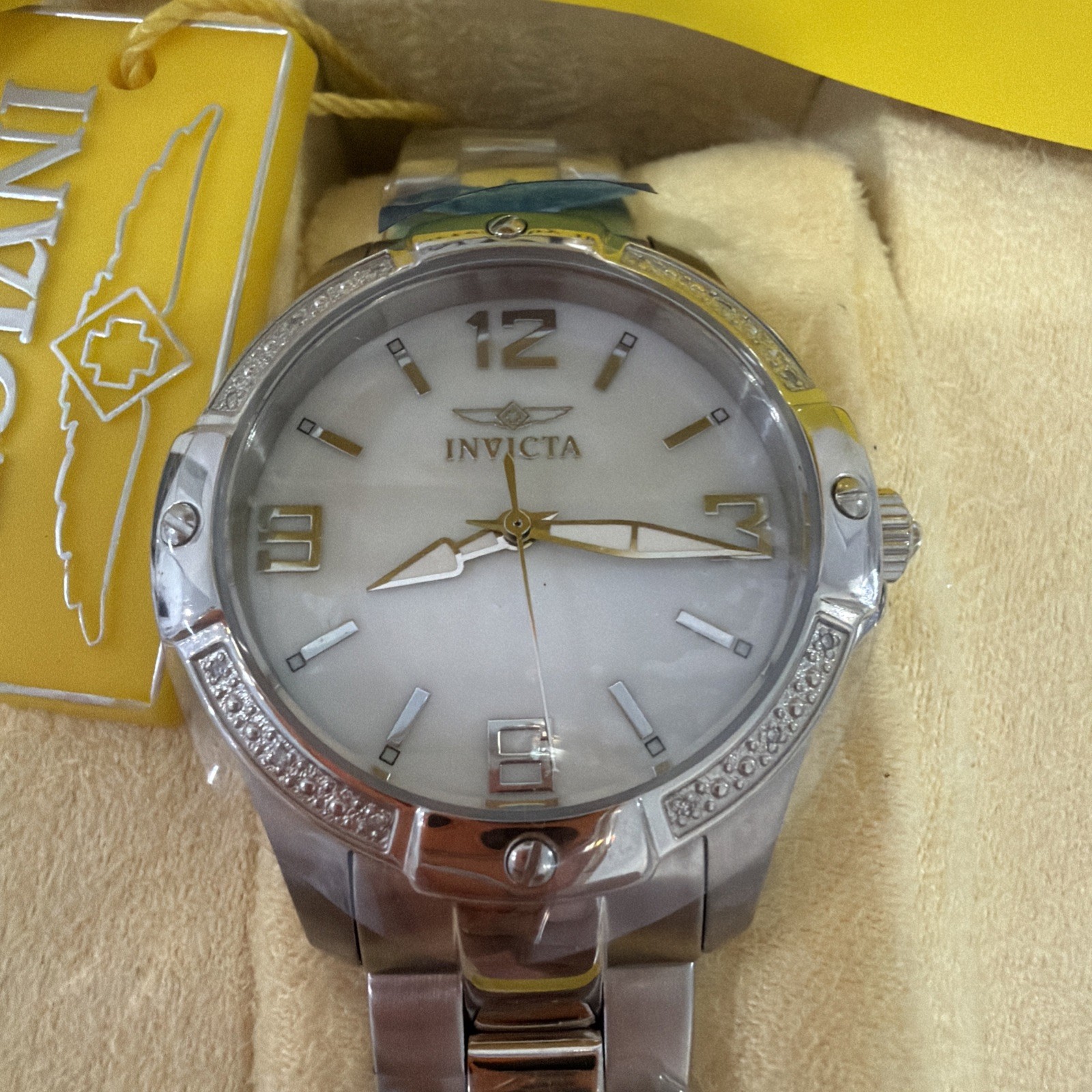 Ladies Invicta 11720 Stainless steel white mother-of-pearl dial watch RARE
