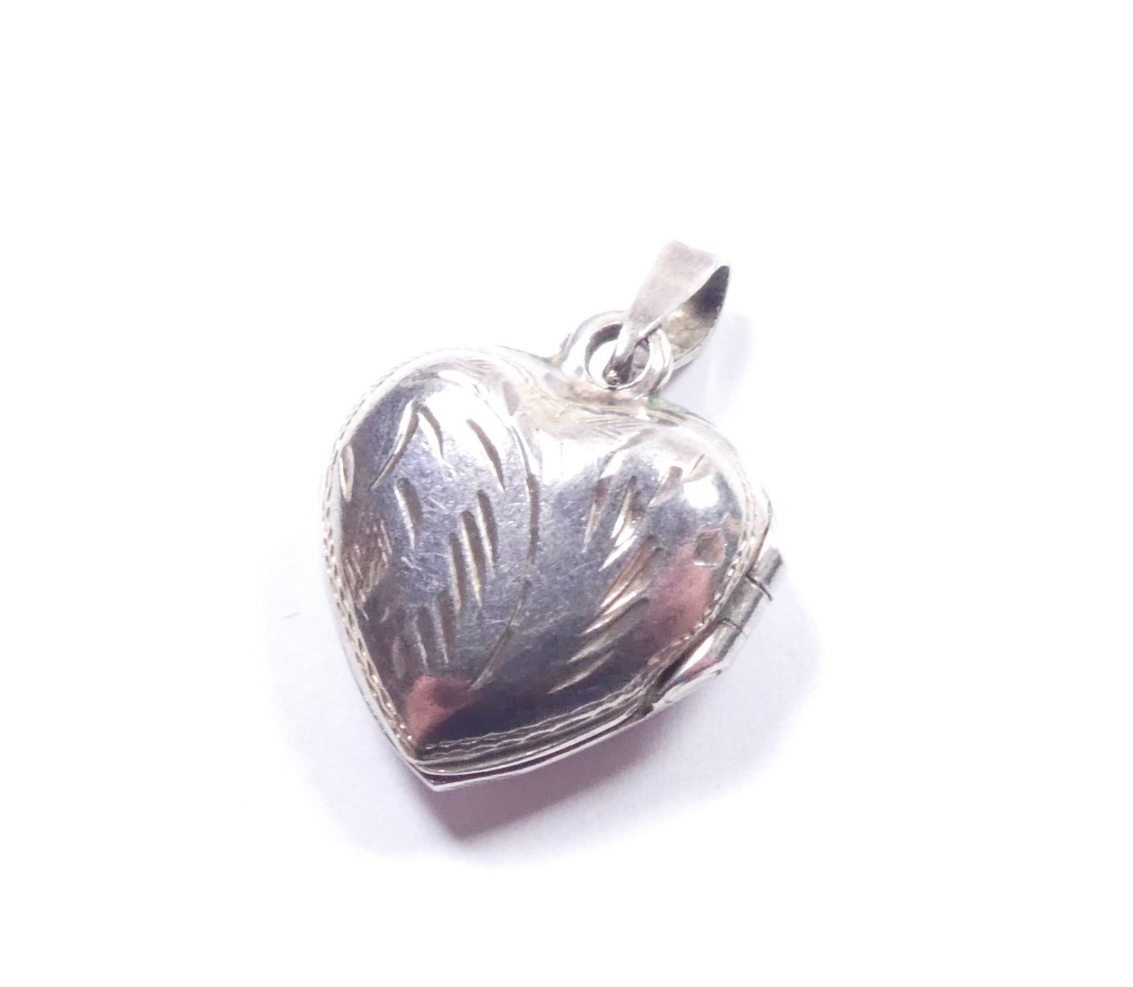 Mini Locket Pendant Love Heart Patterned 925 Sterling Silver 1.6g 2cm x 1.5cm