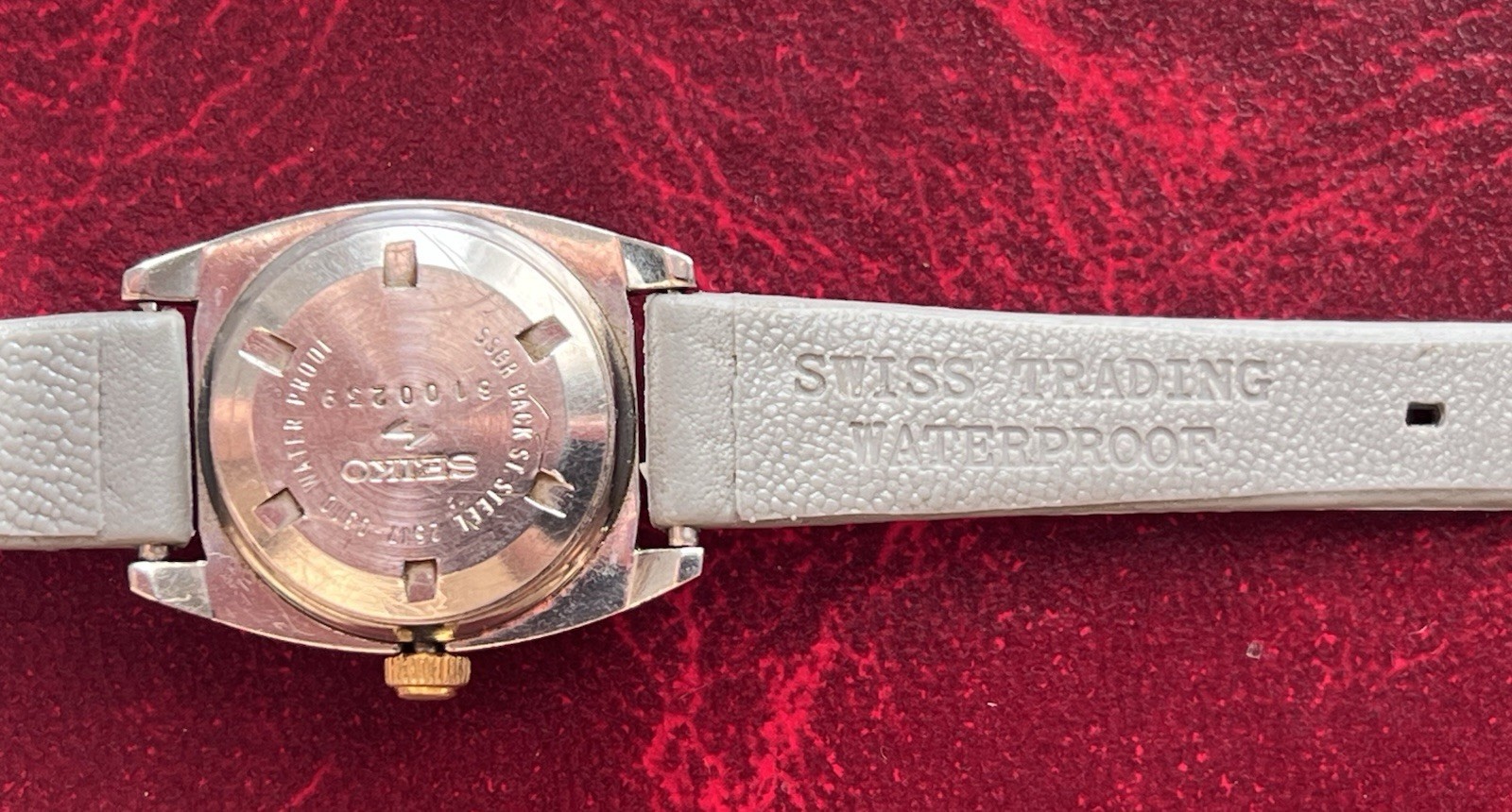 Seiko 5 Automatic 21J Champagne Dial 2517-0310 Ladies Watch