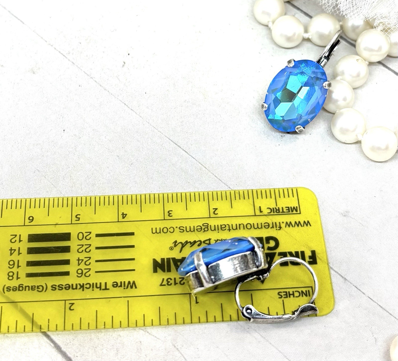 Antique Silver Plated 18mm Ocean Blue Delite Oval Crystal Cup Chain Earrings