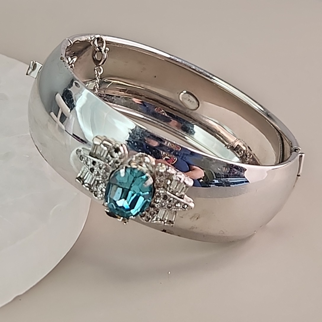 Vintage Hinged Bangle Bracelet Blue Rhinestone Silver Tone Signed 6.75″