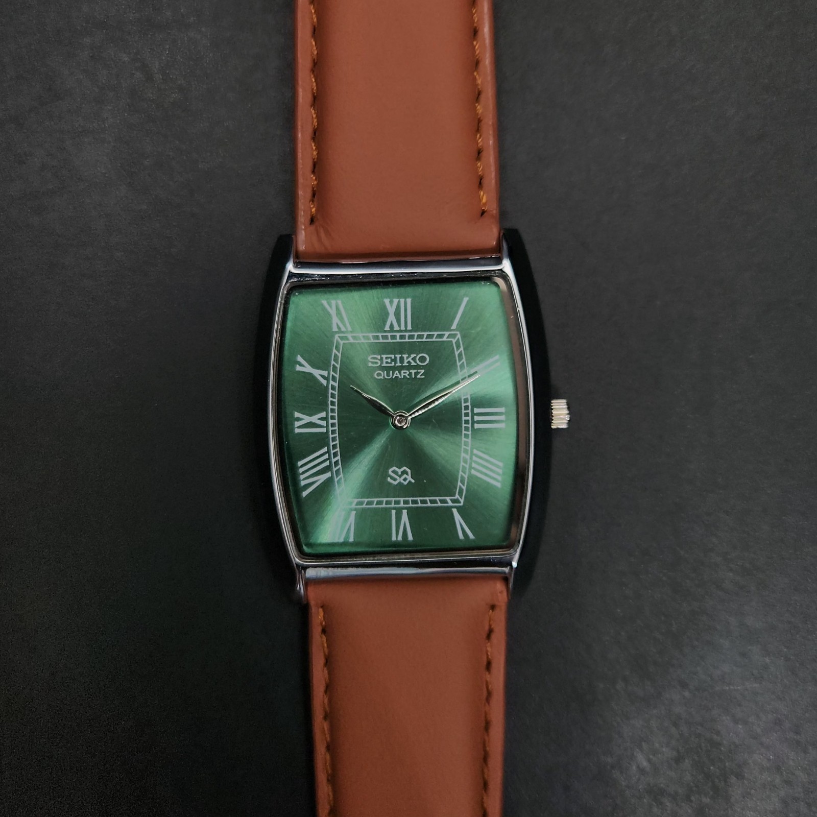 Vintage Seiko Slim Quartz Barrel 30MM Mens Wrist Watch – Comes With New Battery