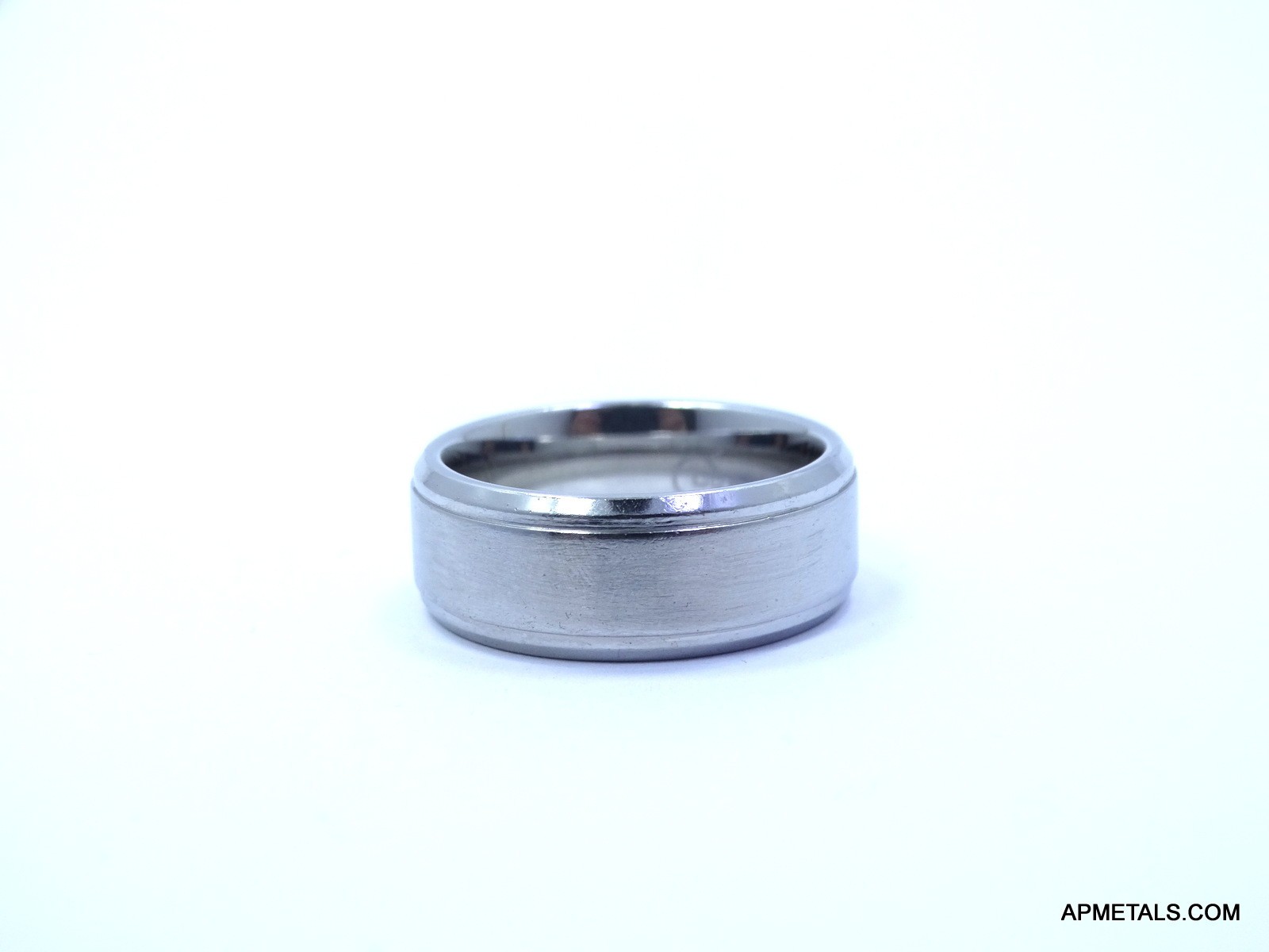Men’s O2 Cobalt Chrome Benchmark Silver Beveled Edge 9mm Band Ring Comfort Fit