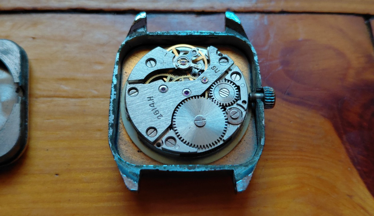 Vintage Soviet watch Raketa with caliber 2614.N USSR. date indicator. 19 jewels