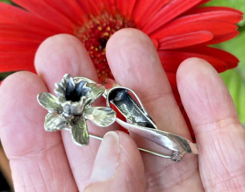 Sterling Silver Vintage Daffodil Jonquil Flower Brooch Pin-March Birthday flower