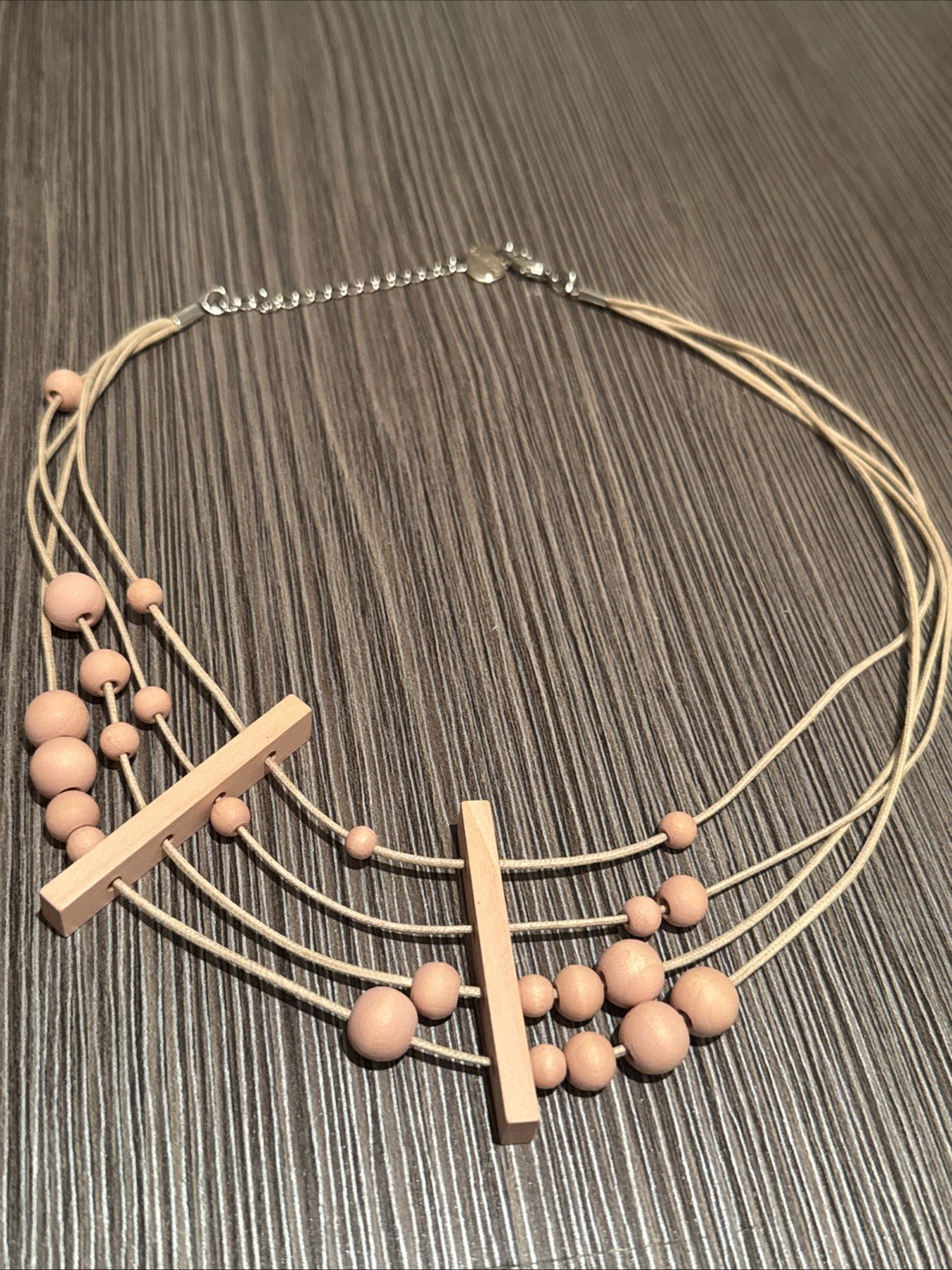 AARIKKA Finland – Beautiful Necklace with Pink Wood Beads