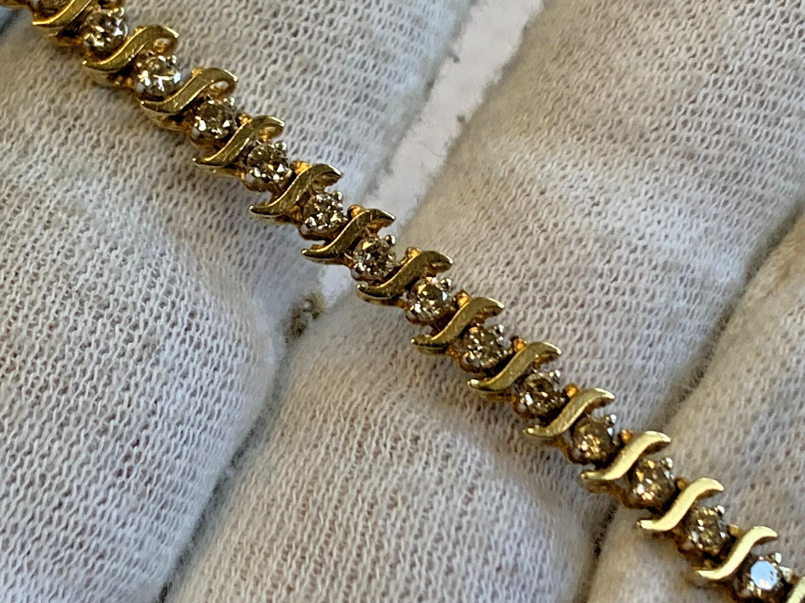 10K Yellow Gold Diamond Bracelet 7.71g Fine Jewelry 7″ Round Prong Box Clasp