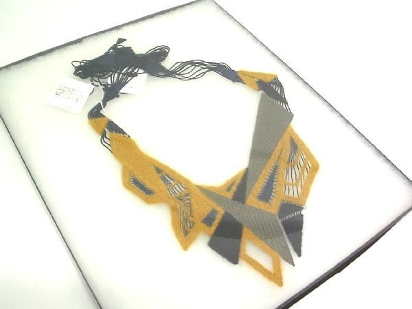 ISSEY MIYAKE Acrylic 60% X Mohair 40% Necklace Yellow x Navy AP6705