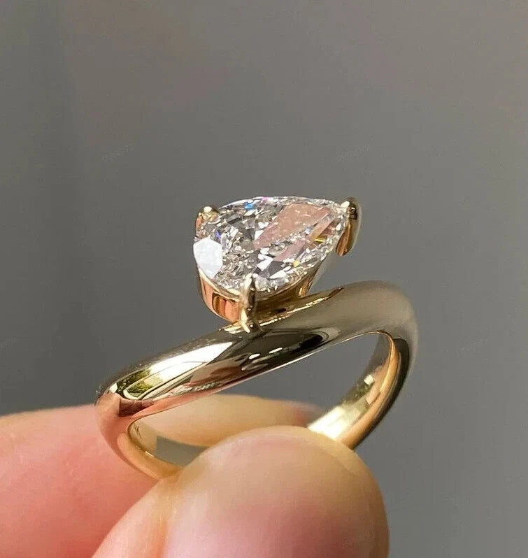 Wedding Ring 14k Yellow Gold Pear Cut Diamond 1 Carat Lab Grown E F VVS CVD IGI