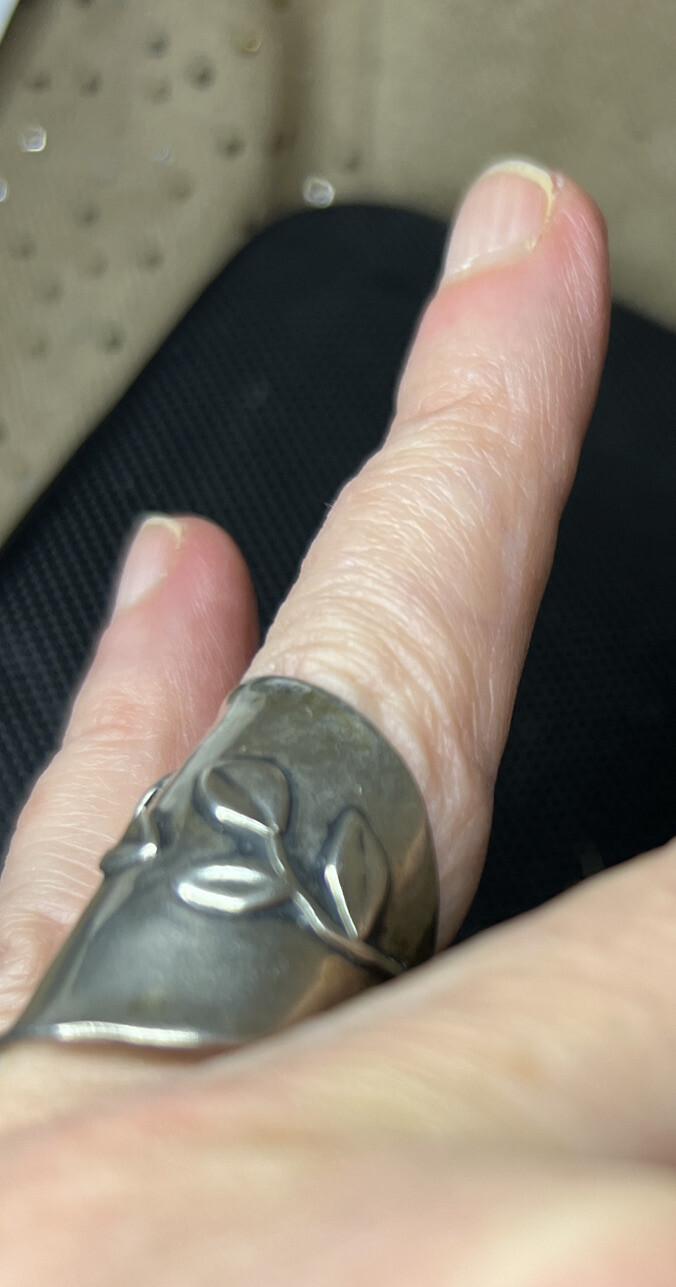 Paz creations sterling silver ring marked 925 Pz Sz 7 leaf design Made In Israel