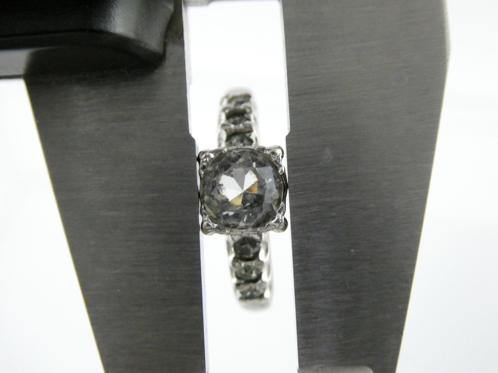 Vintage Sterling Silver Cut Paste Glass Gem Ring 925 Size 7.75 Weighs 2.4 Grams