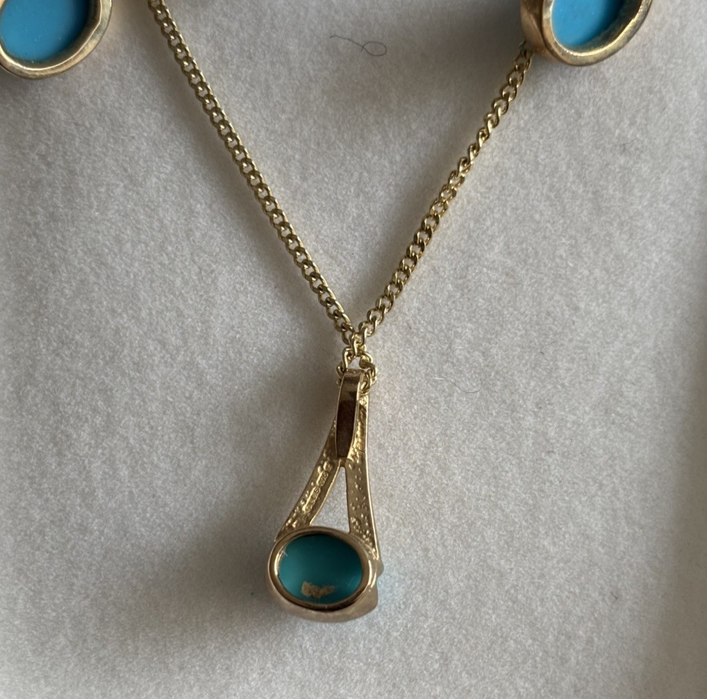 9ct Yellow Gold Turquoise GemStud Earring and Pendant Necklace Set