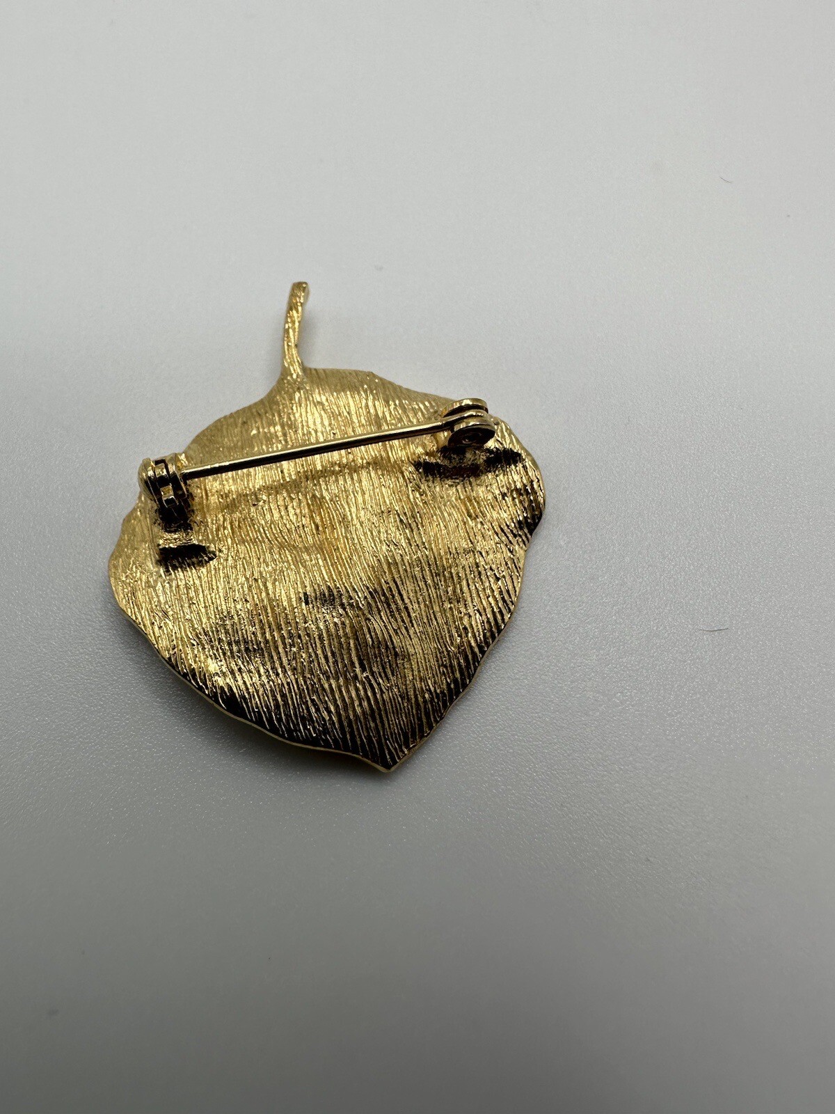 Vintage Highly Detailed Gold Leaf Brooch Pin 3.6cm BB2
