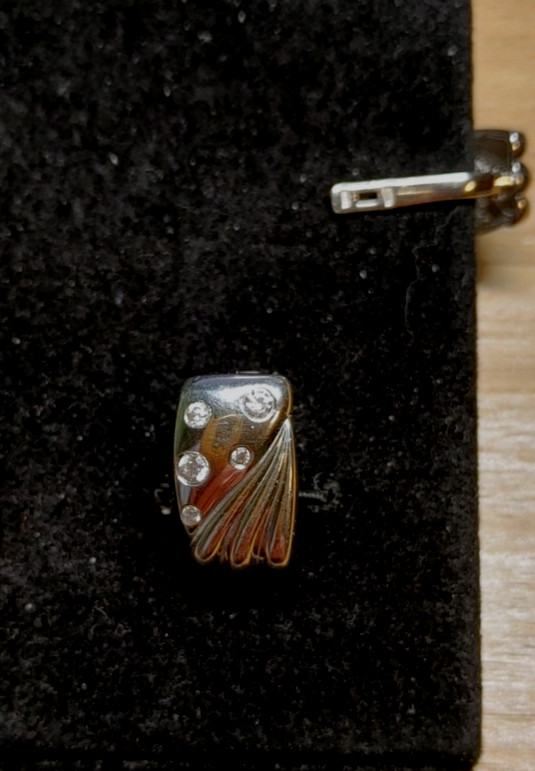 English Lock Silver 925 Earrings with White Stones