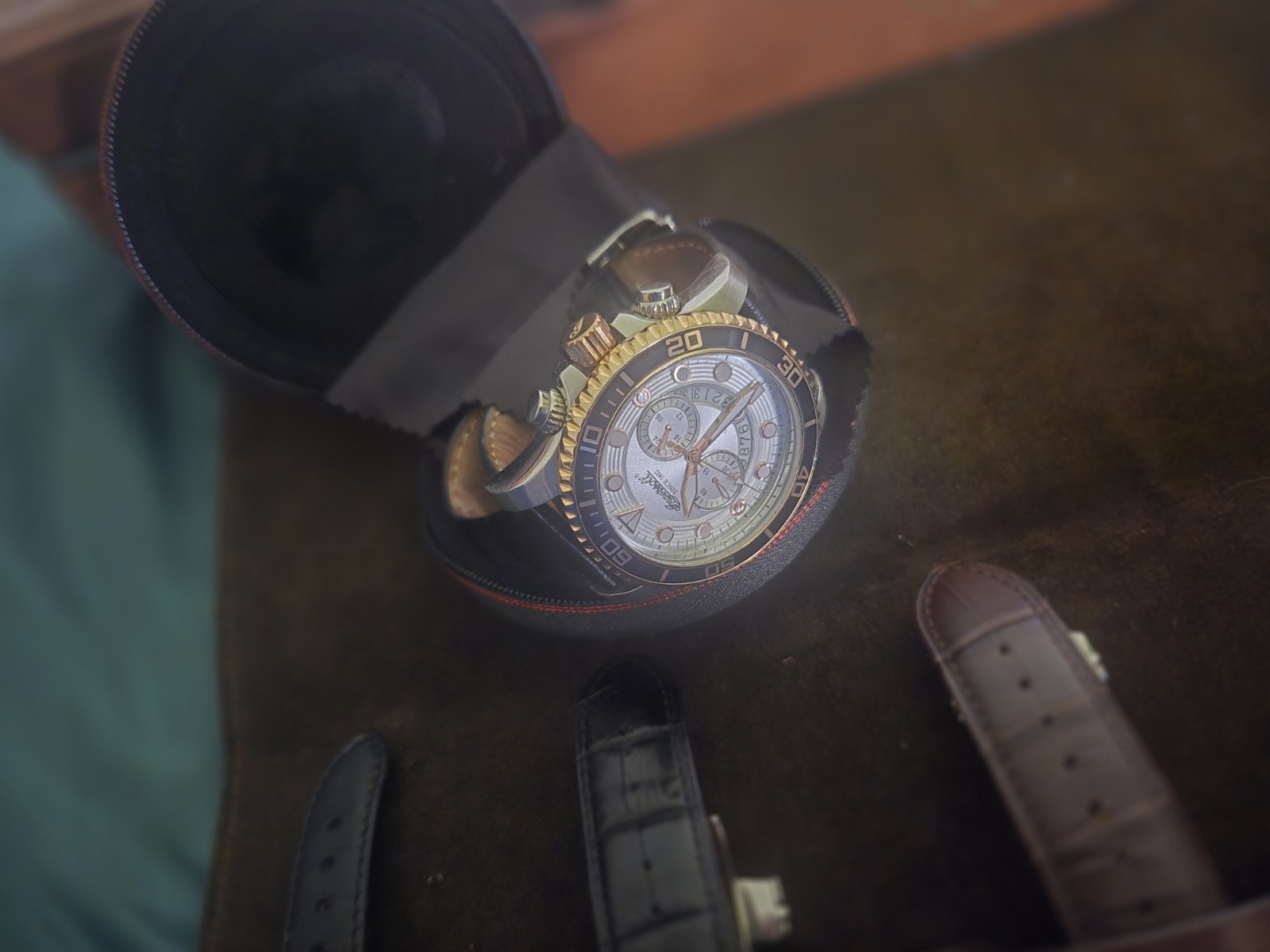 Ingersoll Hartford II Chronograph, specifically model number INQ032SLRS.
