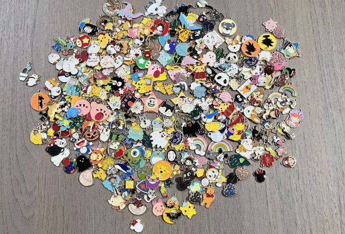 lot 100Pcs cartoon anime mix Charm bracelet necklace Pendants DIY Jewelry Making