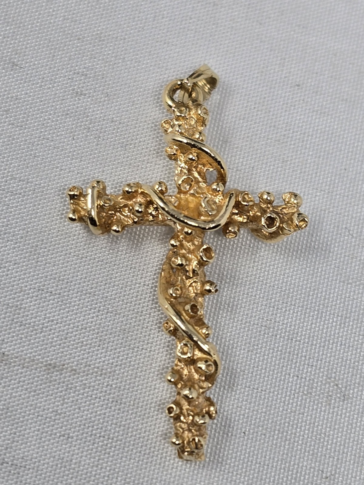 ​Vtg 14k Yellow Gold Ivy Vine Nugget Cross Pendant 3g