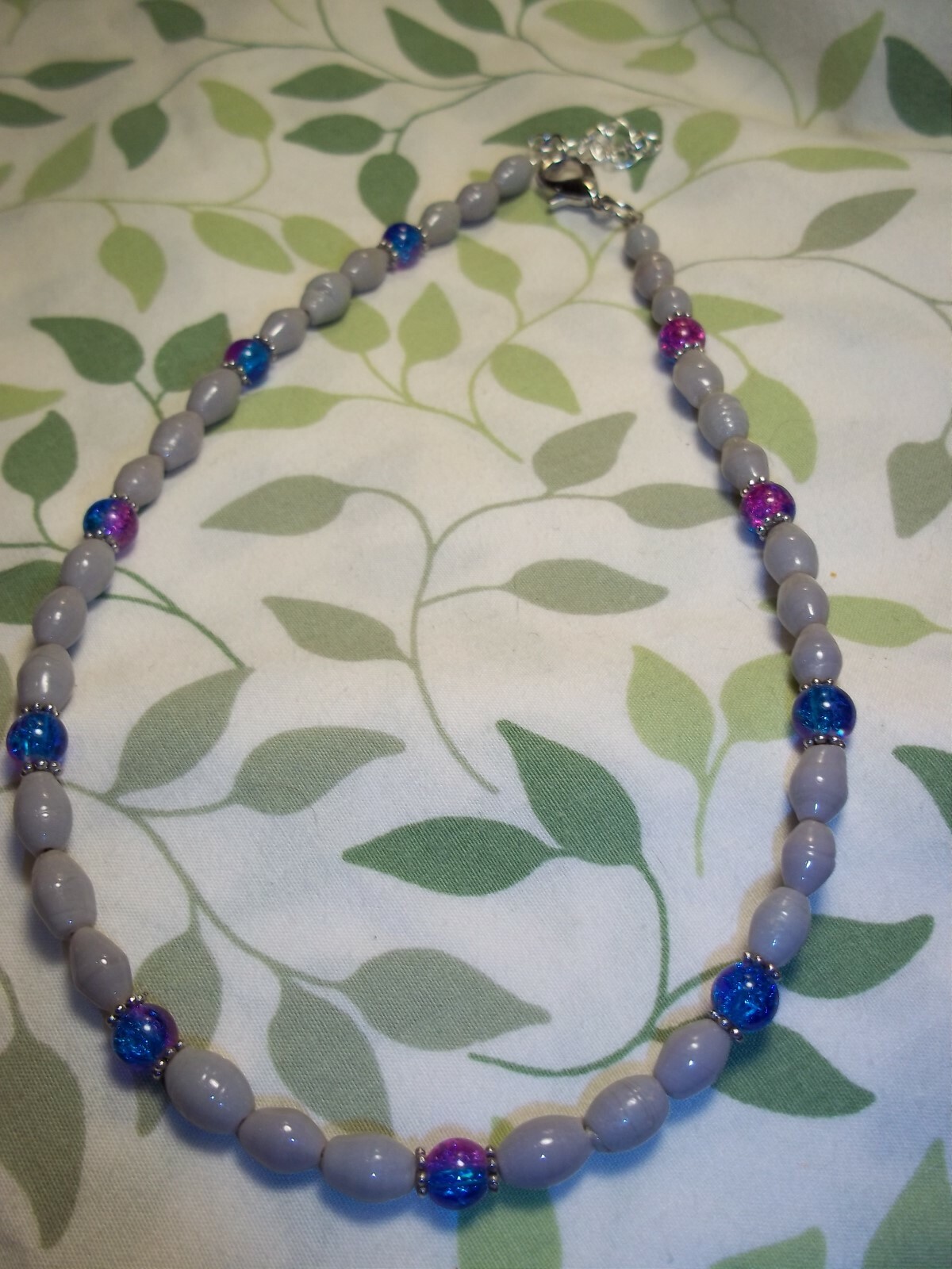 Handmade 16 1/2 inch GRAY, PINK & BLUE Glass Bead CHOKER Necklace G-42