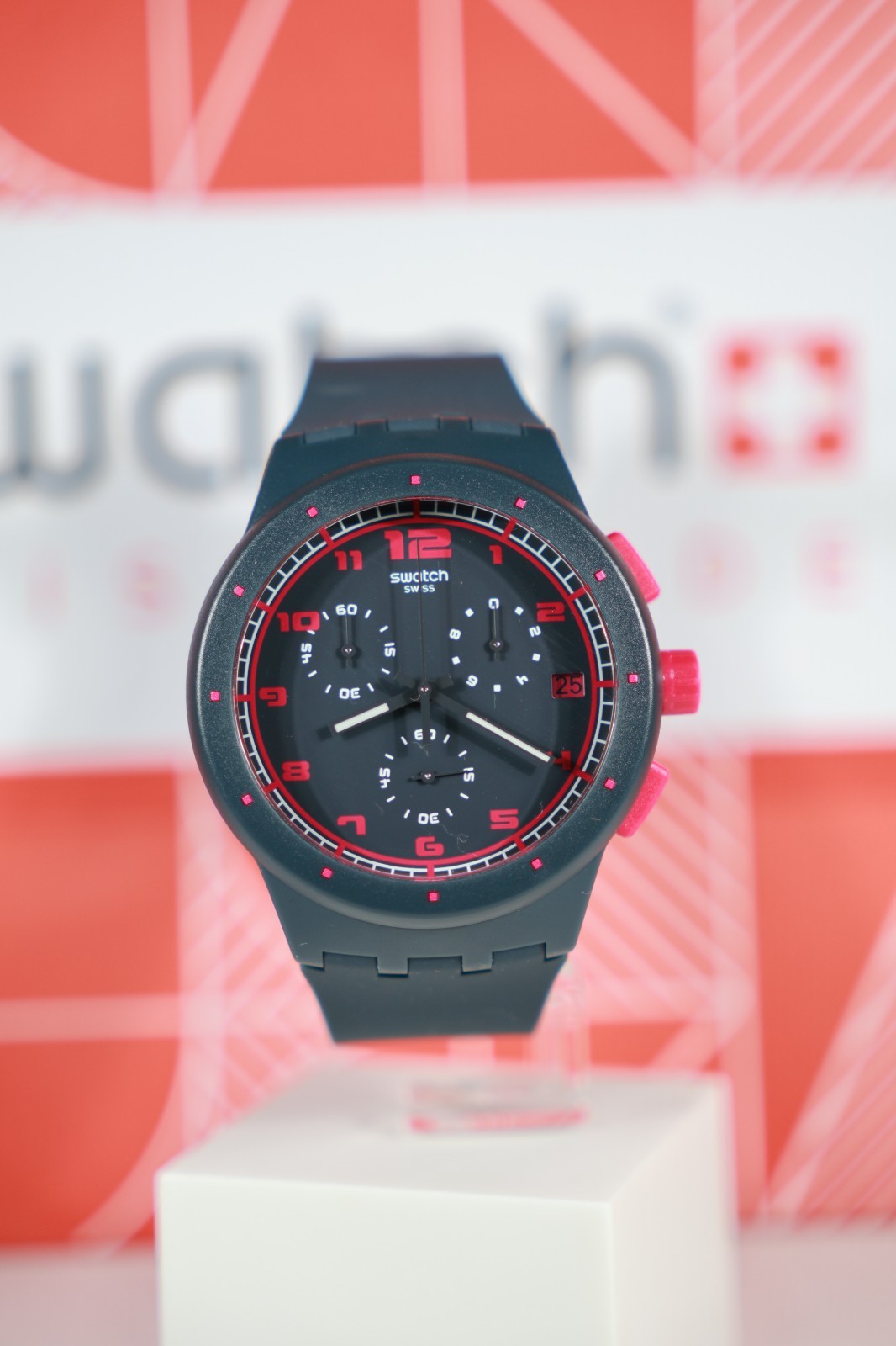 New LImited Swiss Swatch A Touch of Fuschia Chrono Silicone Date SUSA400 42MM
