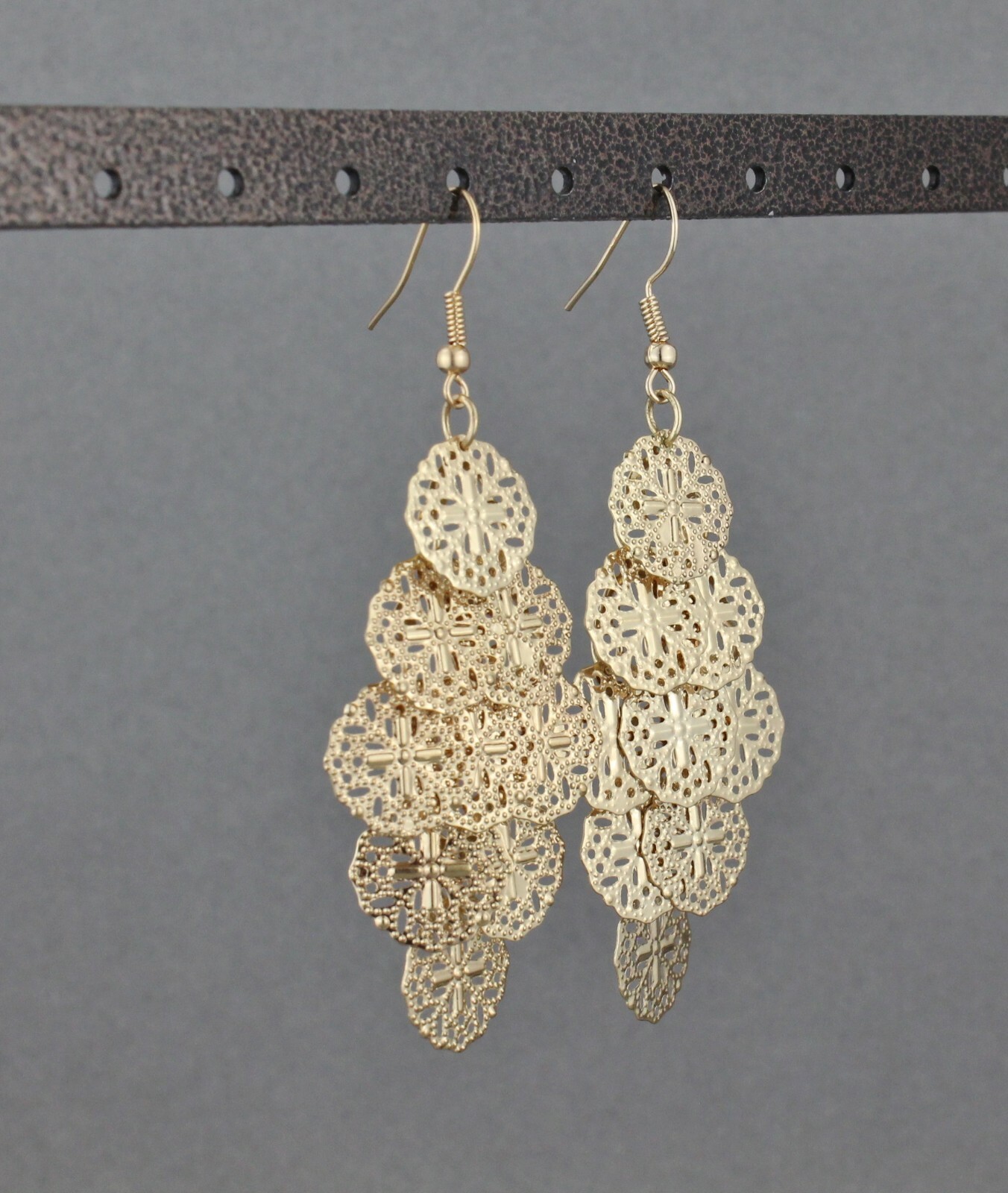 Gold chandelier earrings filigree dangle pendant wiggly 3″ long lightweight
