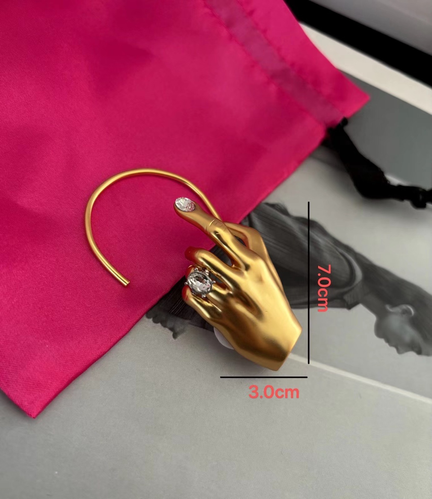 🎁NEW AUTHENTIC High Quality Schiaparelli Hand Rhinestone Gold Threader Earrings