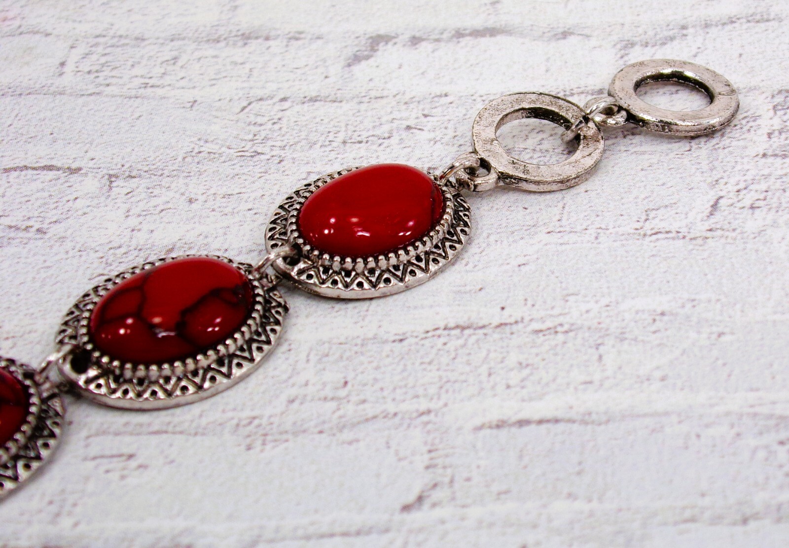 Red oval bead link bracelet with cabachon beads oval textured links 7.5″ New