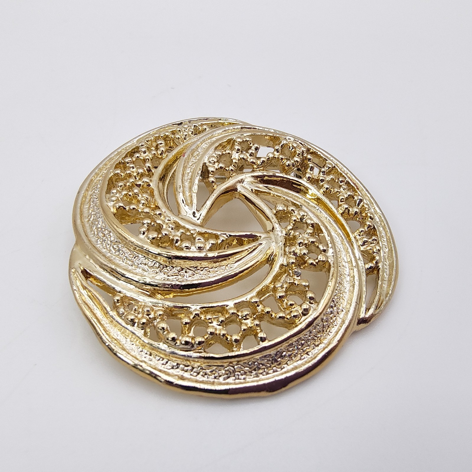 Vintage Gerry’s Openwork Swirl Brooch Gold Tone Modernist Sculptural Mob Wife