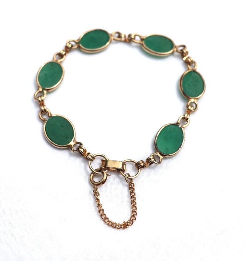 Vintage Bracelet Gold Tone Carved Green Peking Glass With Safety Chain