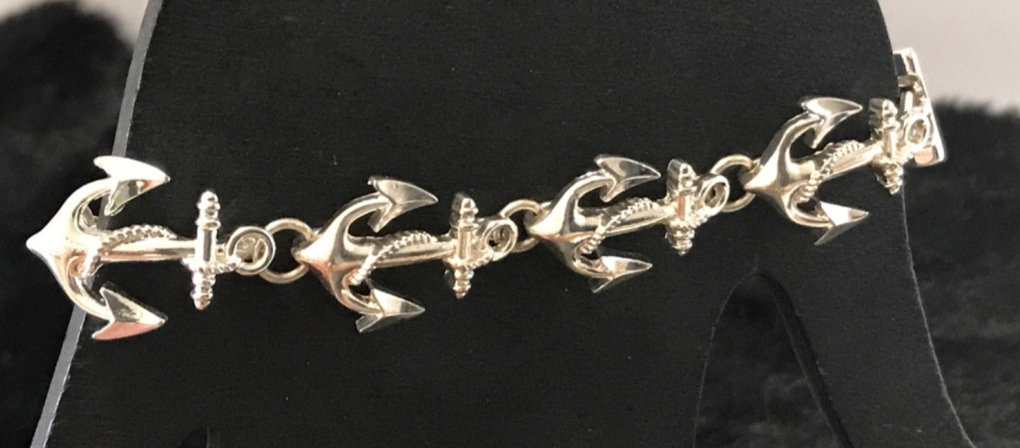 VINTAGE SILVER TONE NAUTICAL ANCHOR BRACELET