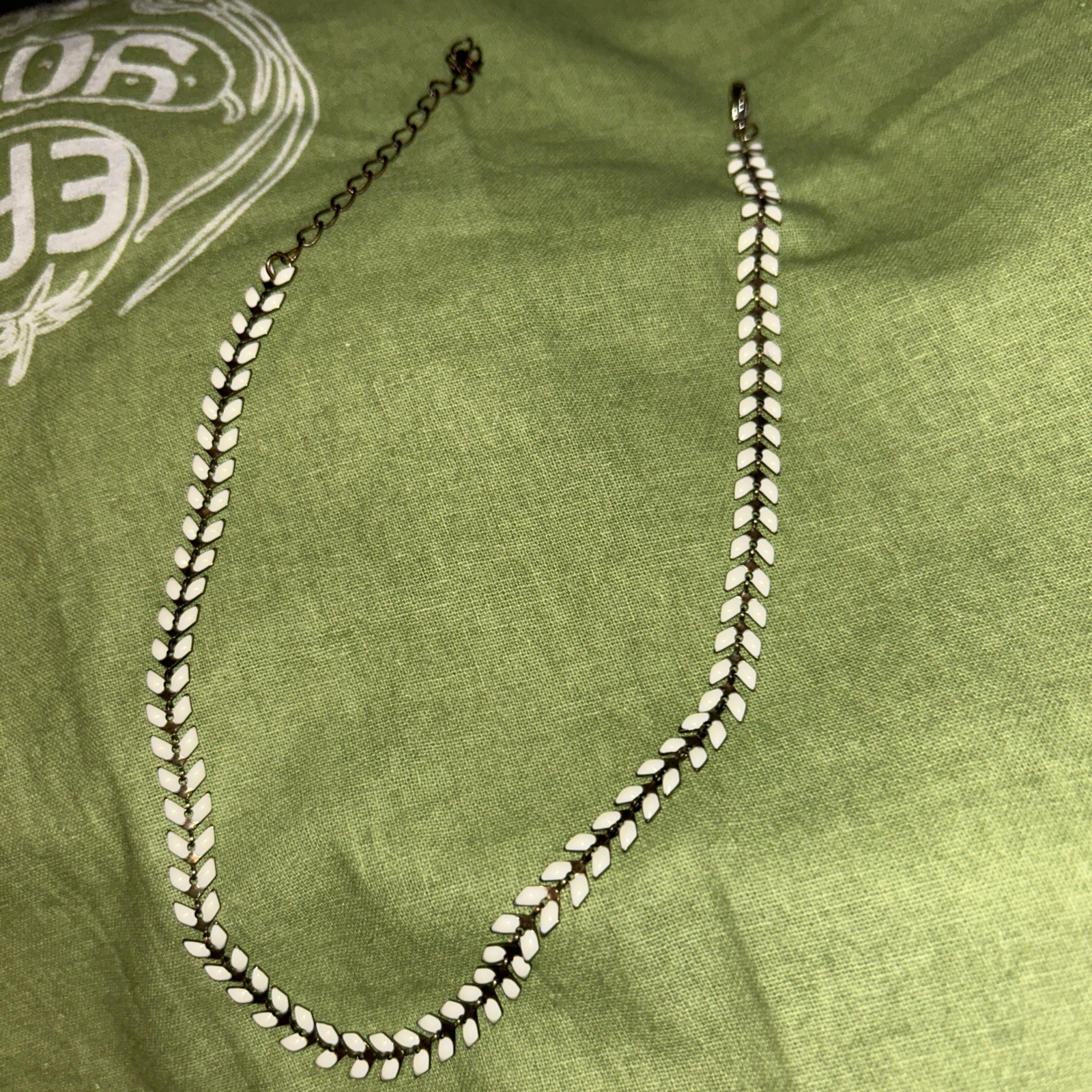 Vintage necklace with white enamel Fishtail Or Leaf Design 16 Inches Extender