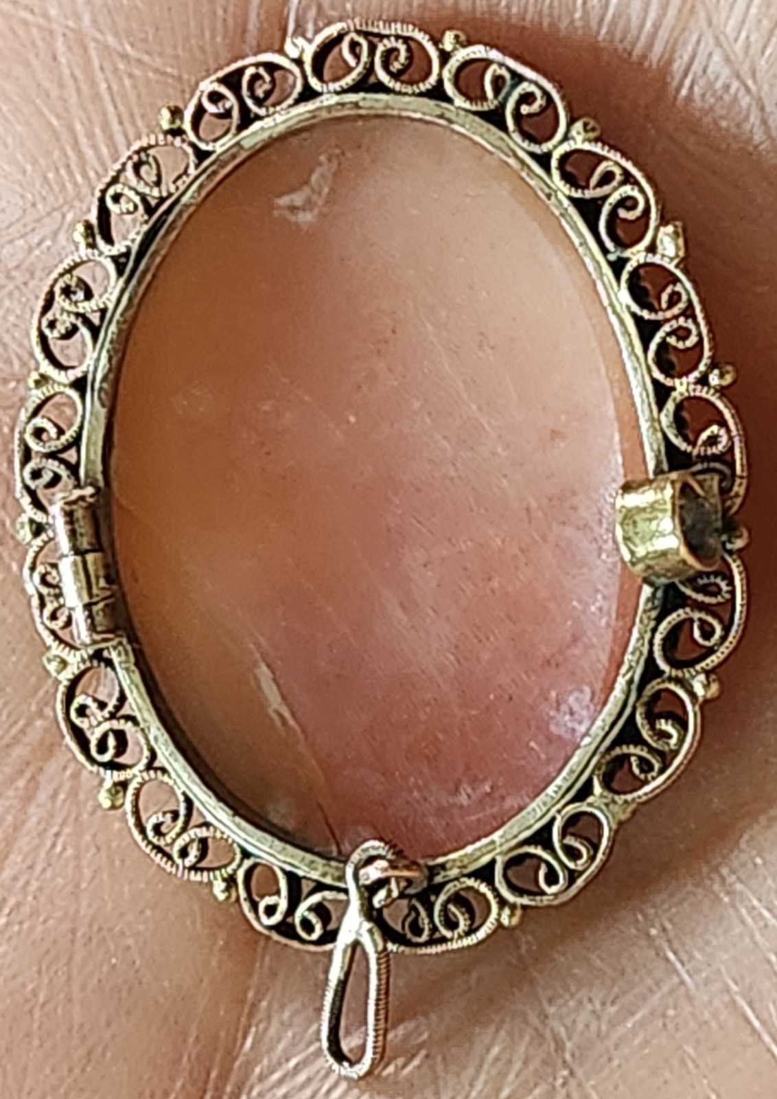 VTG SHELL CAMEO PROFILE HIGH RELIEF CARVING FILLIGREE TRIMED PENDANT 1.5″