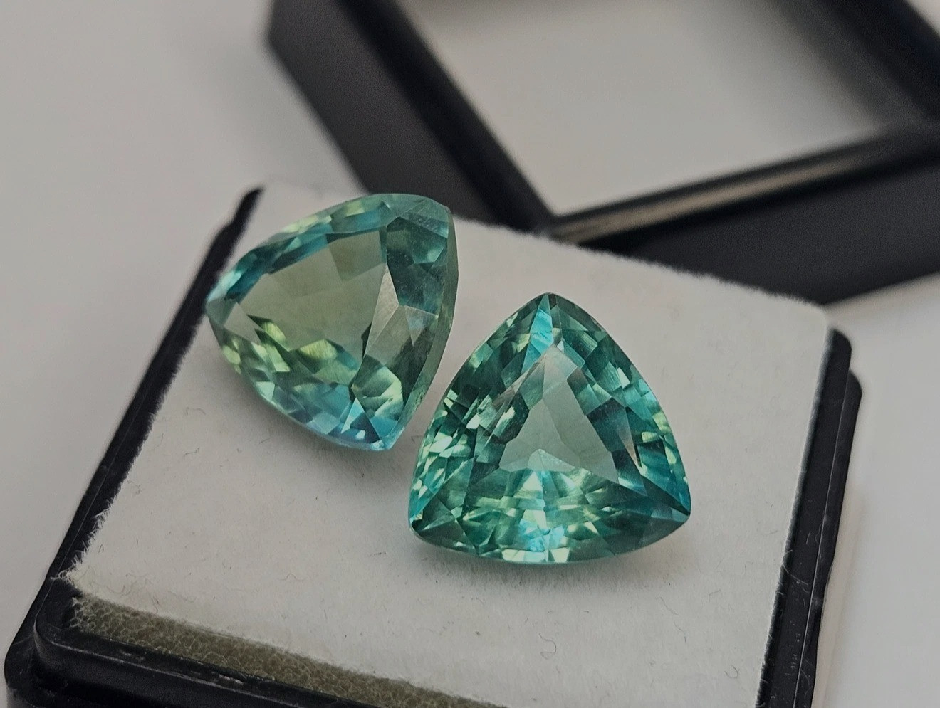 Pair Green Sapphire Natural Trillion Cut 10-12 Ct Loose Gemstone Earring Making