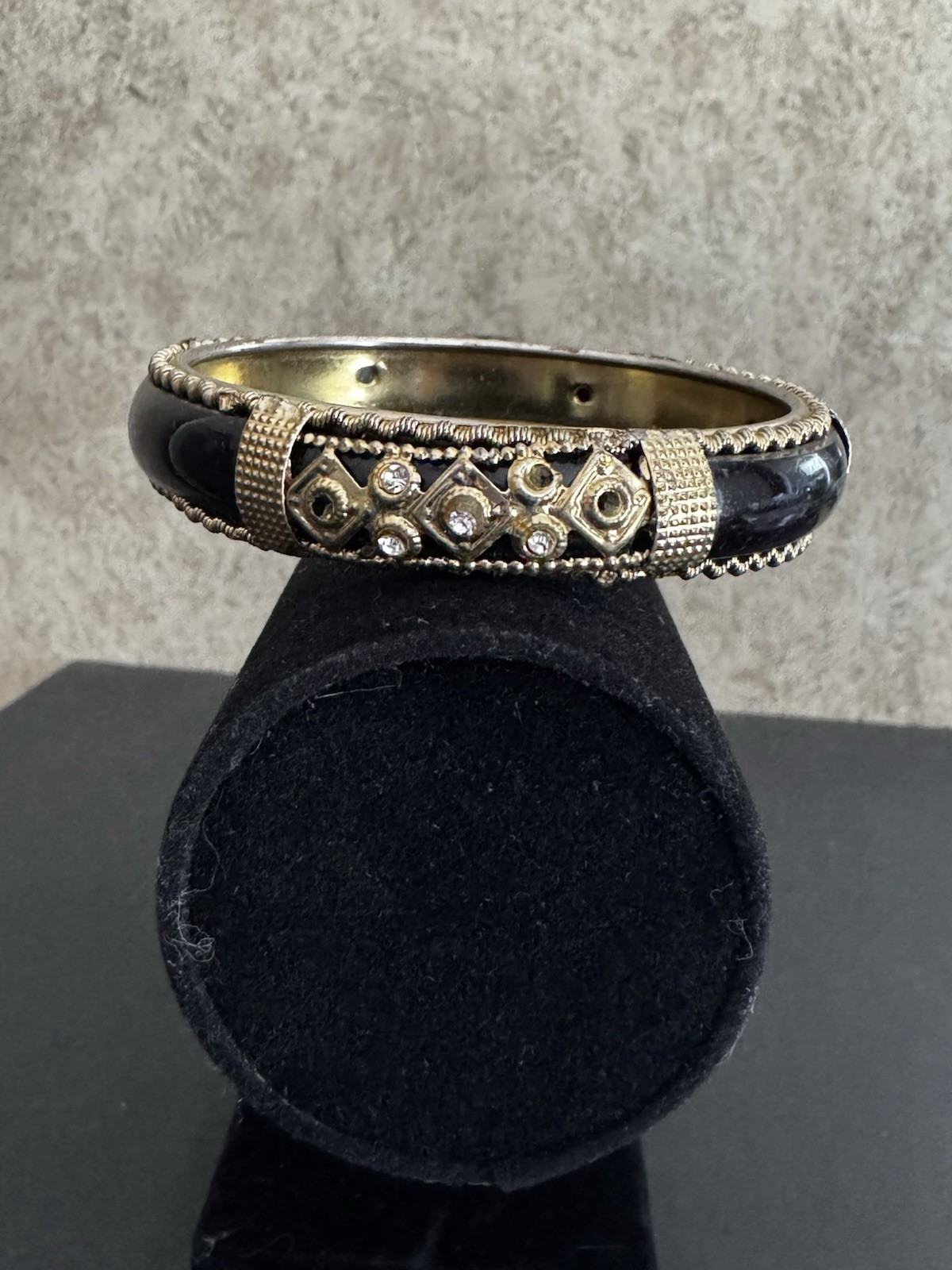 Gold Tone Black Cream Enamel Hinged Bangle Bracelet Lot Size 8 Missing Stones