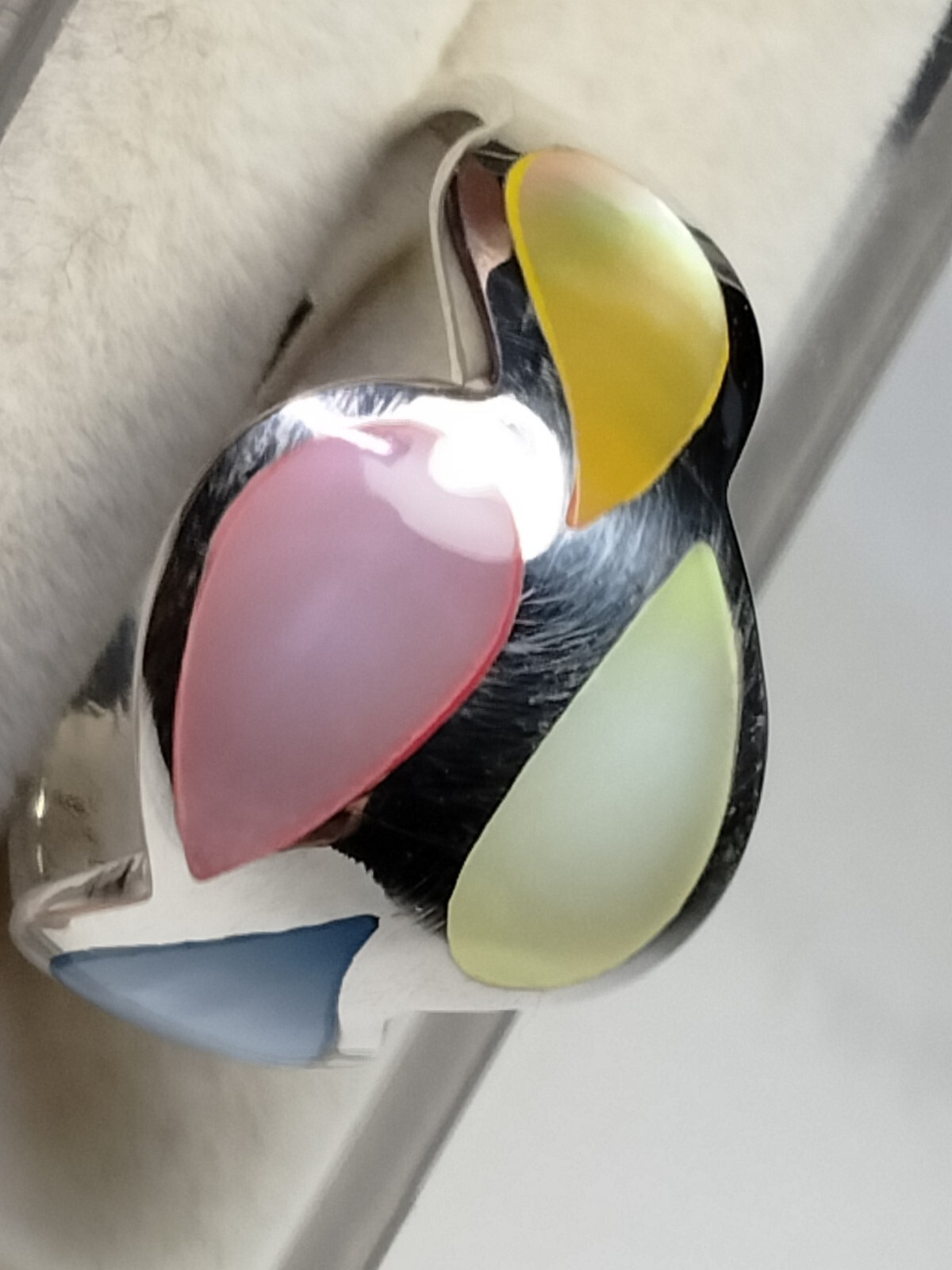 LOVELY! MOP INLAYS IN STERLING SILVER.925 RING SIZE 9.0-9.25!