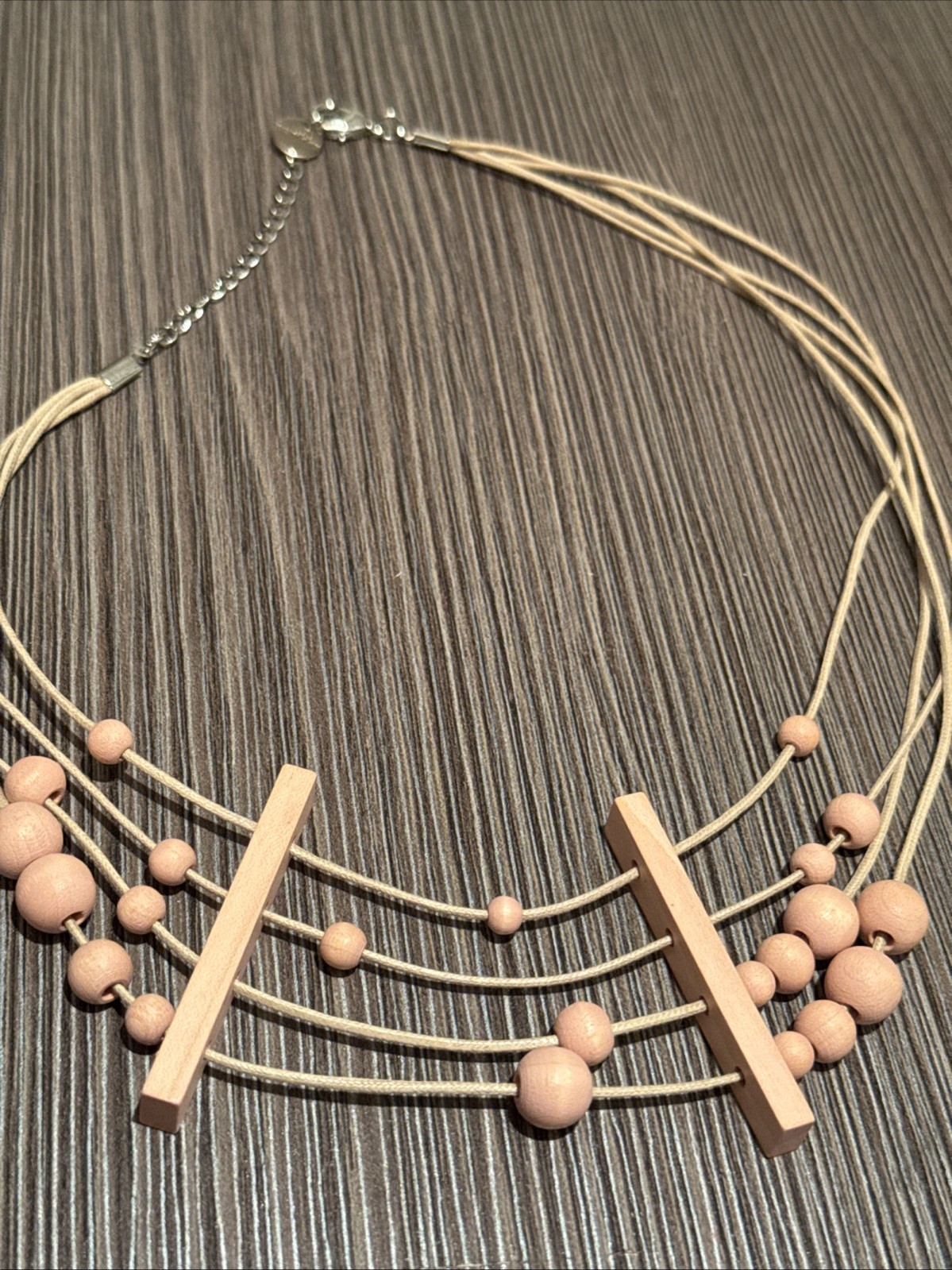 AARIKKA Finland – Beautiful Necklace with Pink Wood Beads