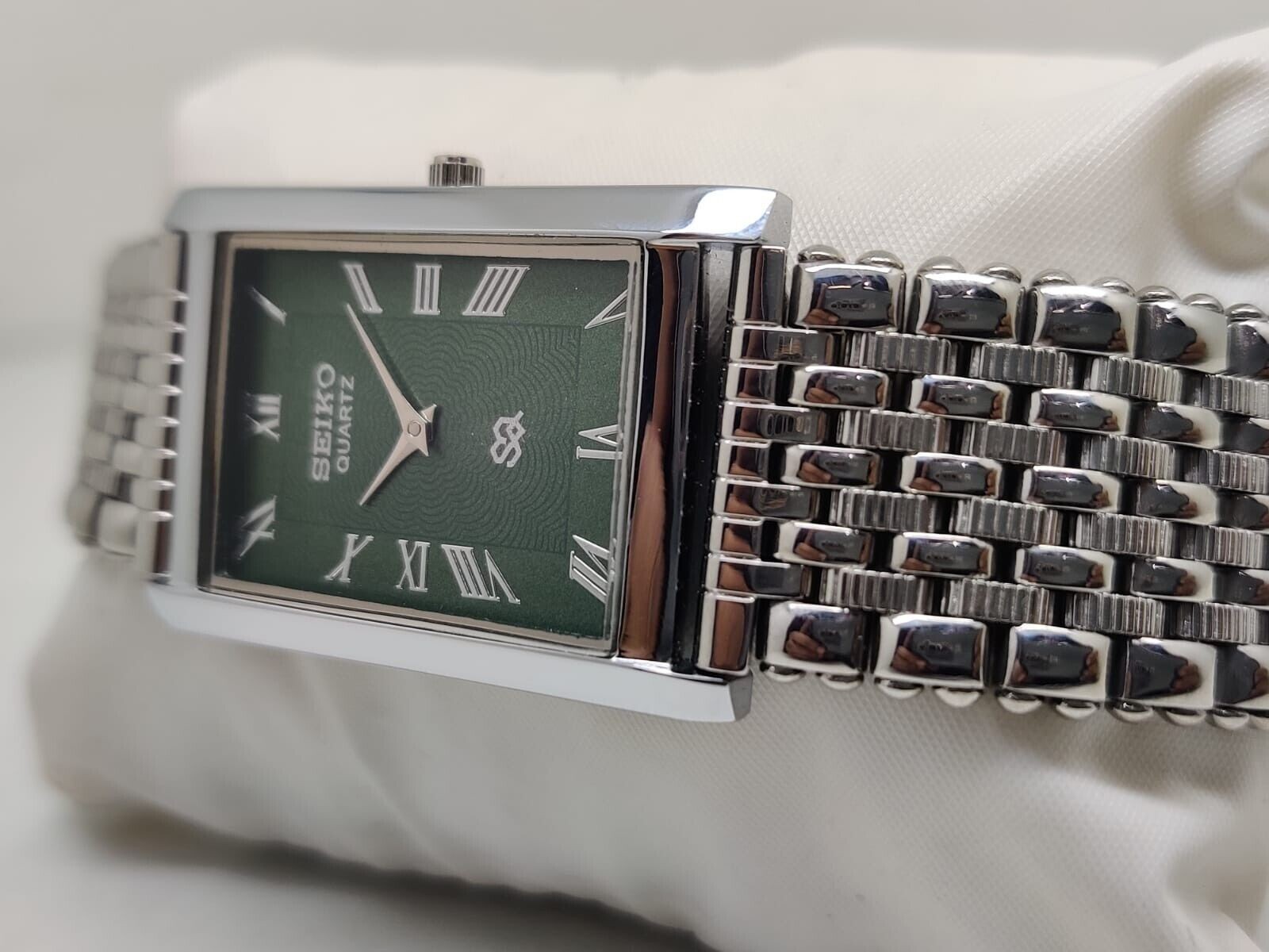 Vintage Seiko Slim Quartz Men’s Wrist Watch – Comes With New Battery, New Band