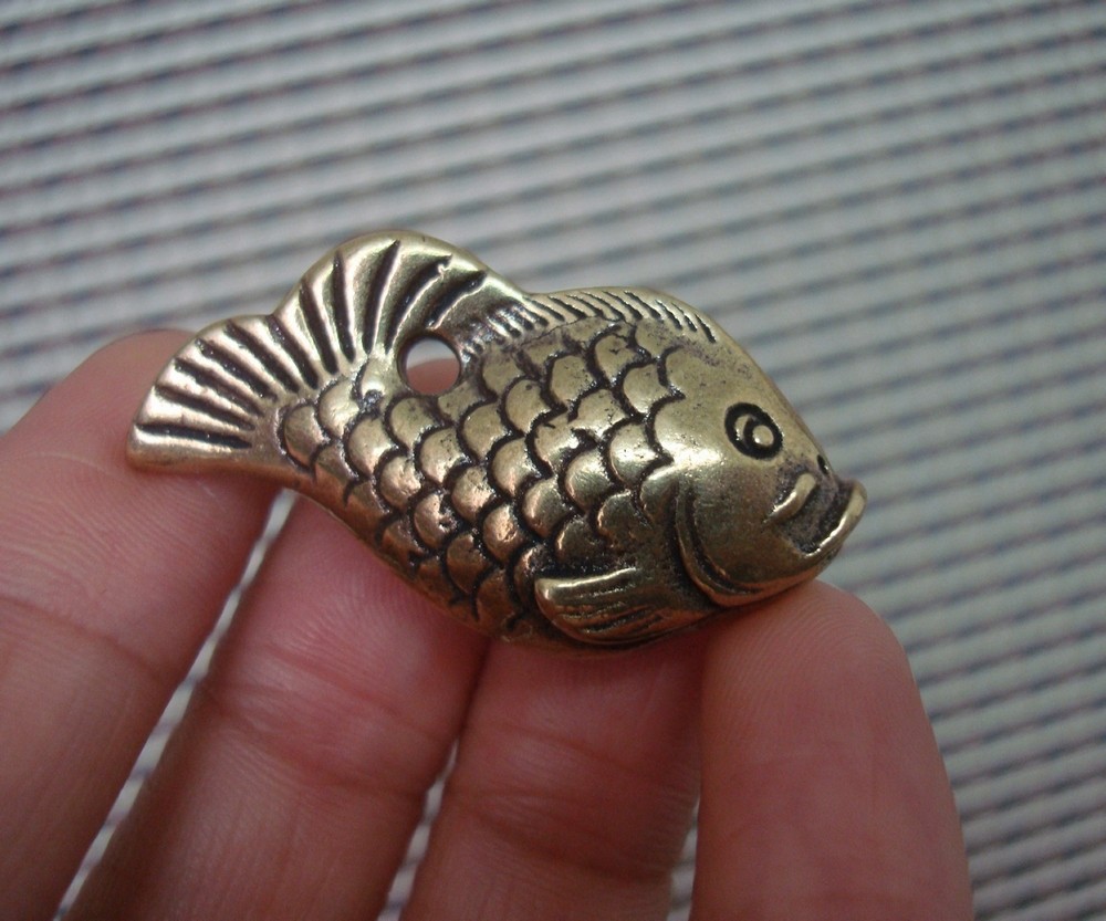 Vintage Style Pure Brass Small Fish Animal Statue Pendant for Bags Decor