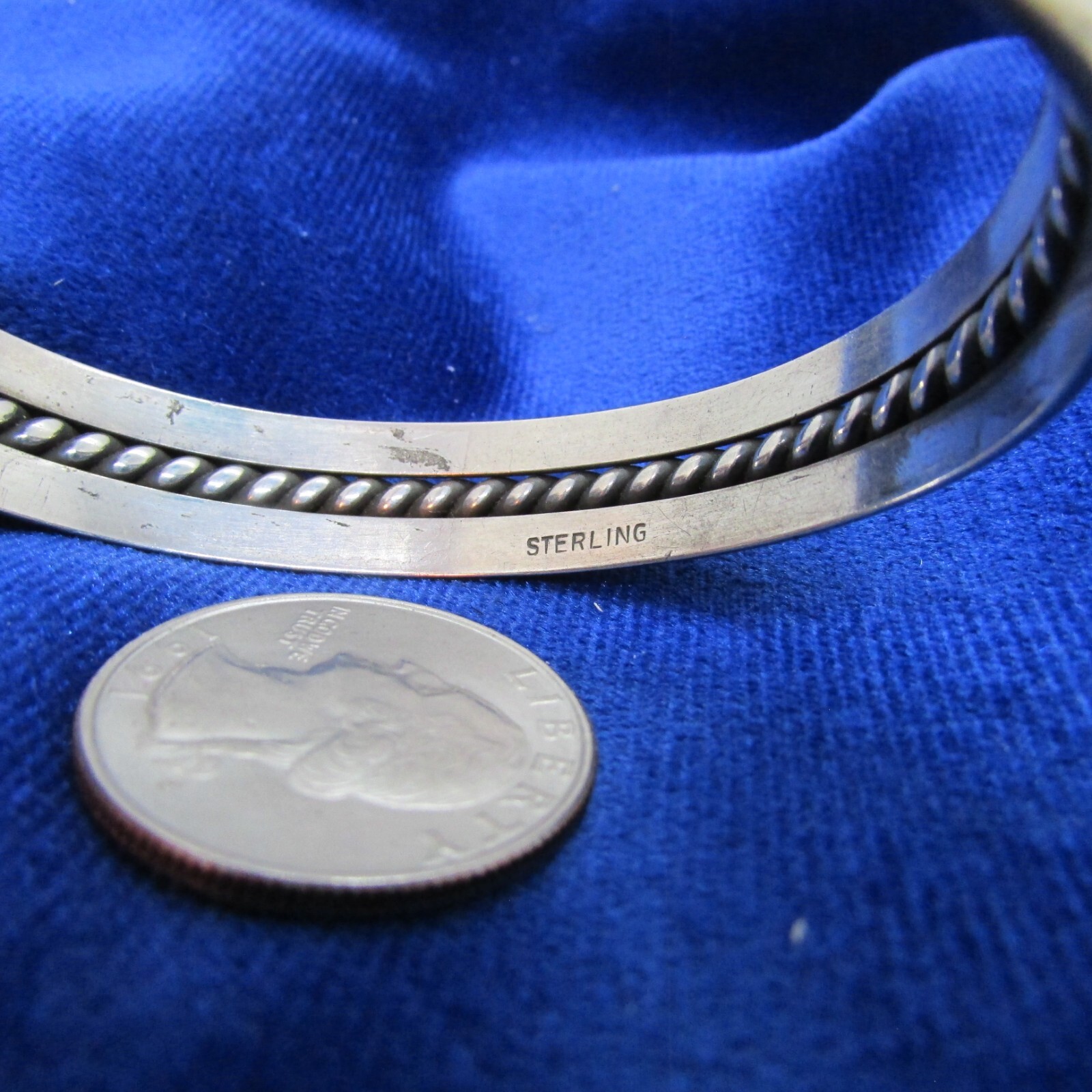 VINTAGE SOUTHWEST N A STERLING CUFF W/ 2 SOLID AND 1 TWISTED BAND