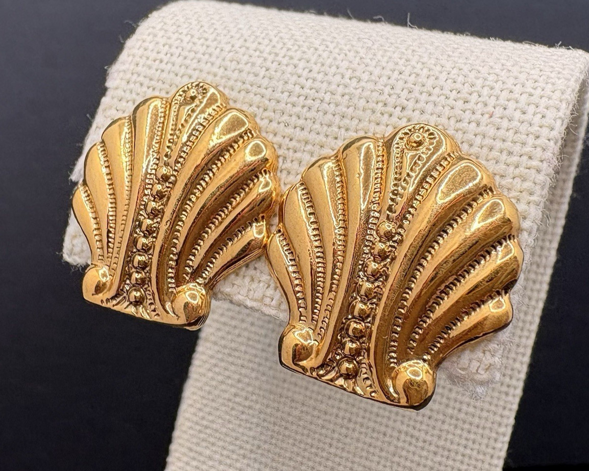 1928 Brand Shell Gold Tone Post Pierced Earrings 80s Nautical Beach Retro