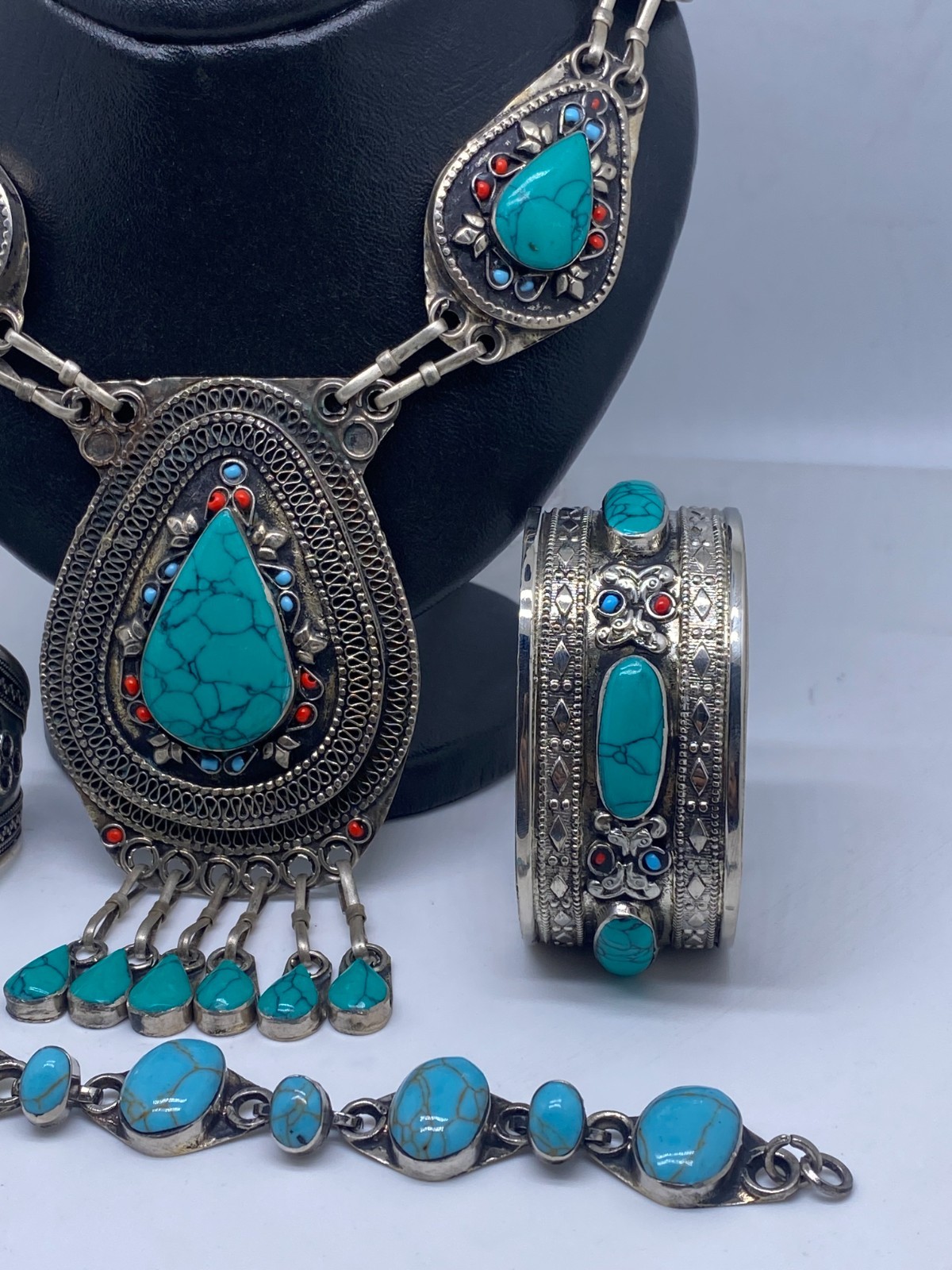 Beautiful set of jewelry Necklace,Bracelets