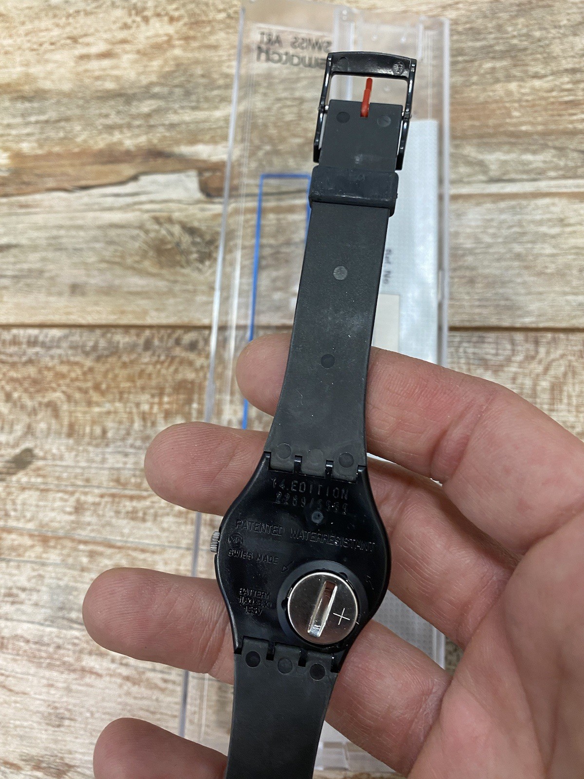 Swatch Rosso Su Blackout GZ119 Standard Gents 34mm NOS By Felice Varini Box