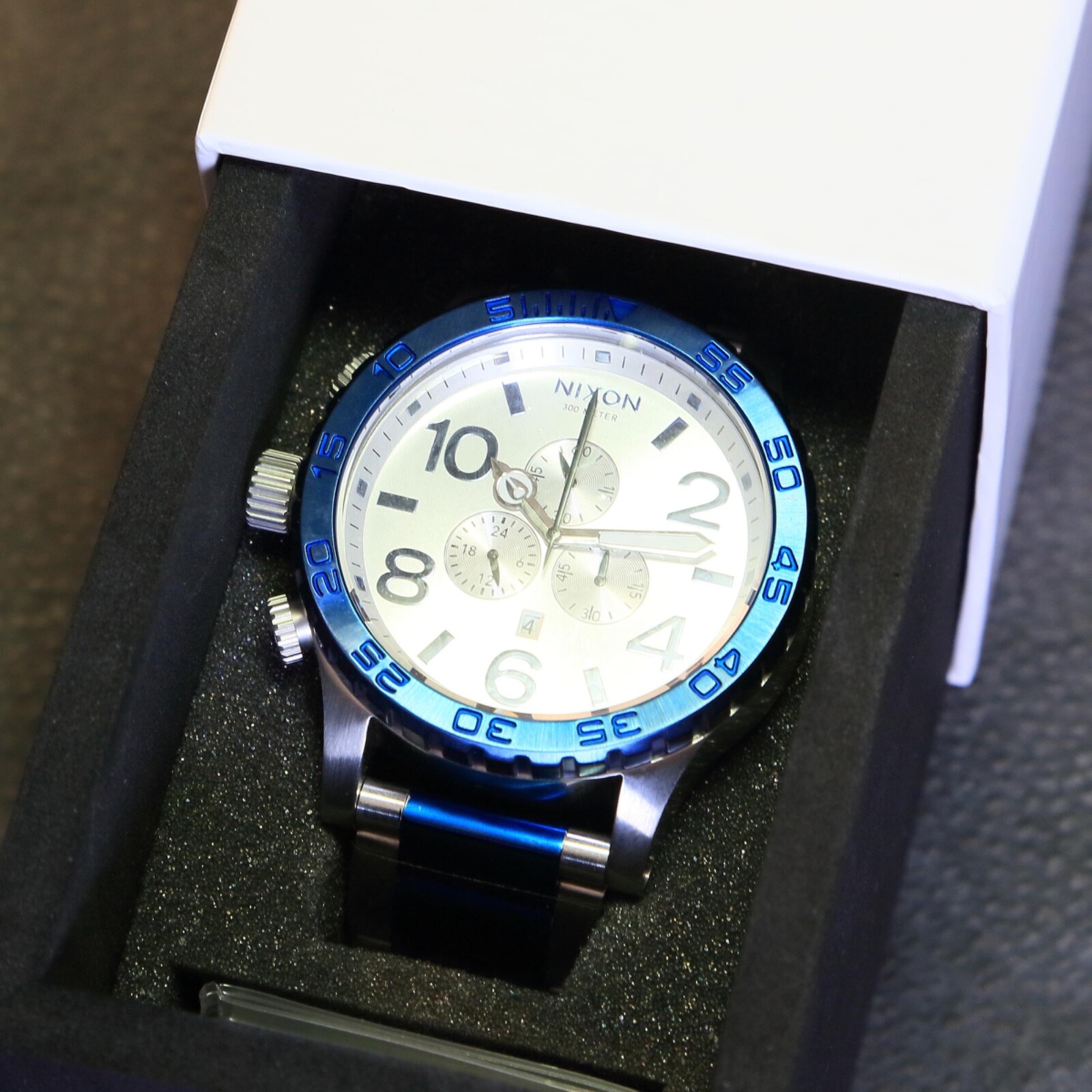 US NEW Authentic NIXON Watch Mens 51-30 CHRONO Blue Sliver A083 NICE GIFT!