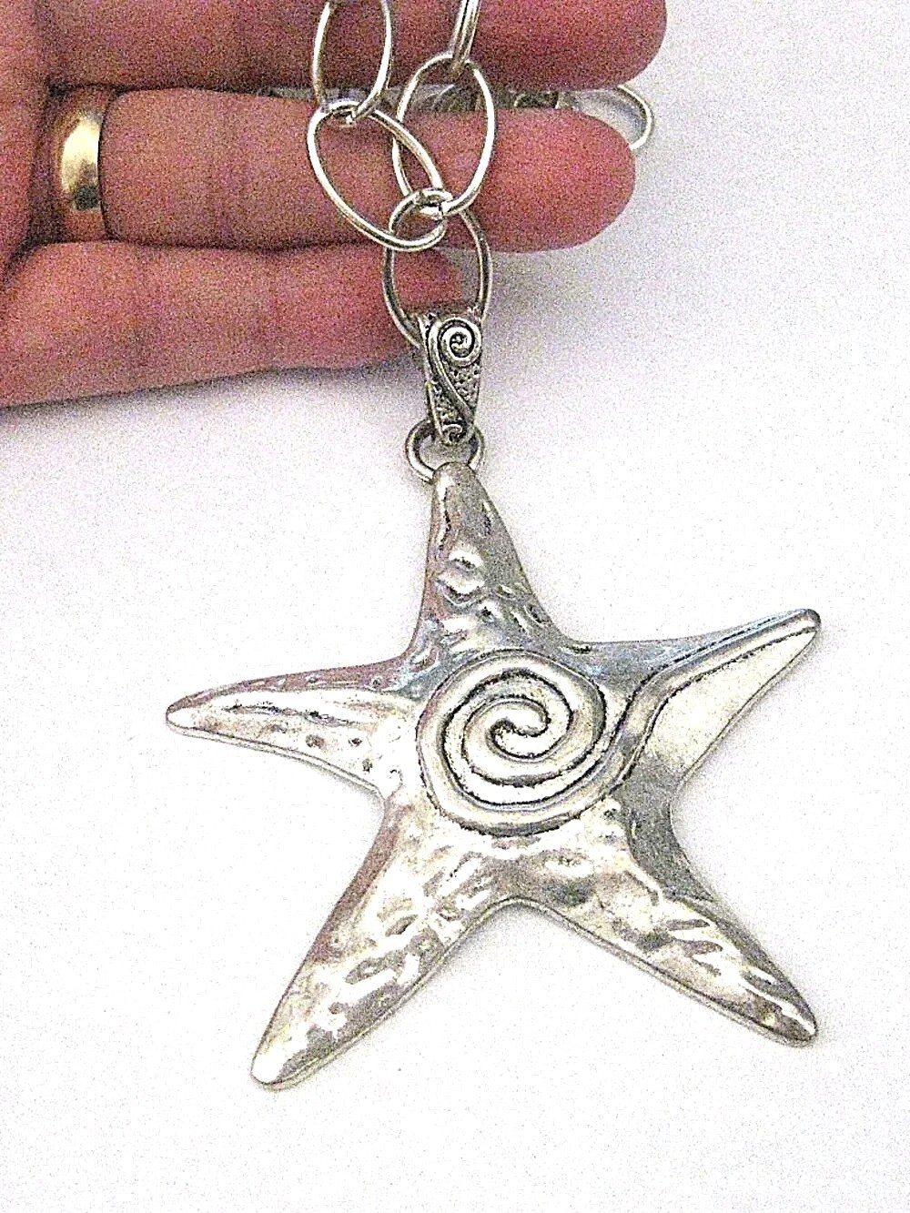 Starfish Pendant Necklace – Silvertone Chain 29 1/2″ – New