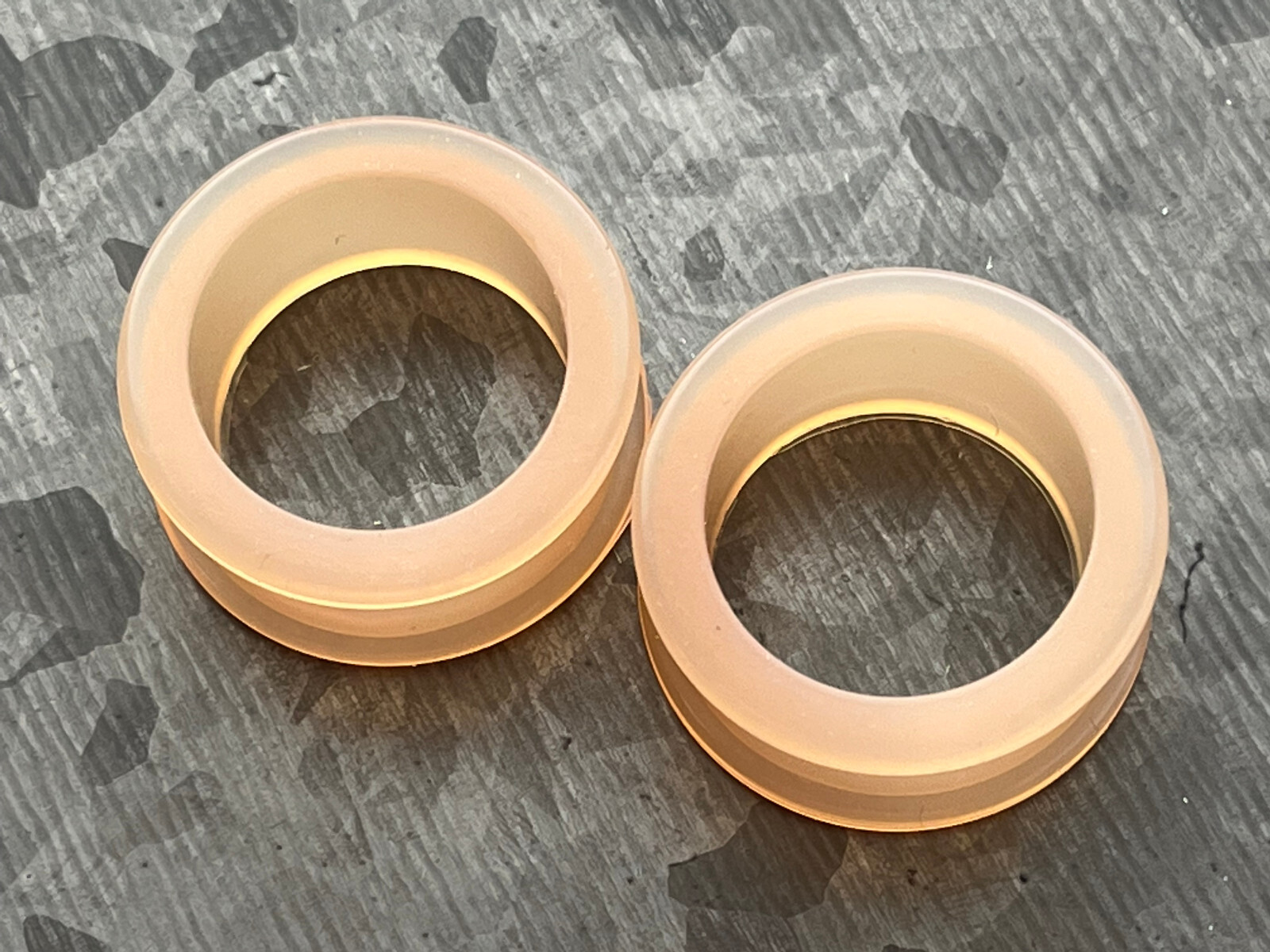 PAIR Peach Silicone Tunnels Double Flare Plugs Earlets Soft Flexible Gauges