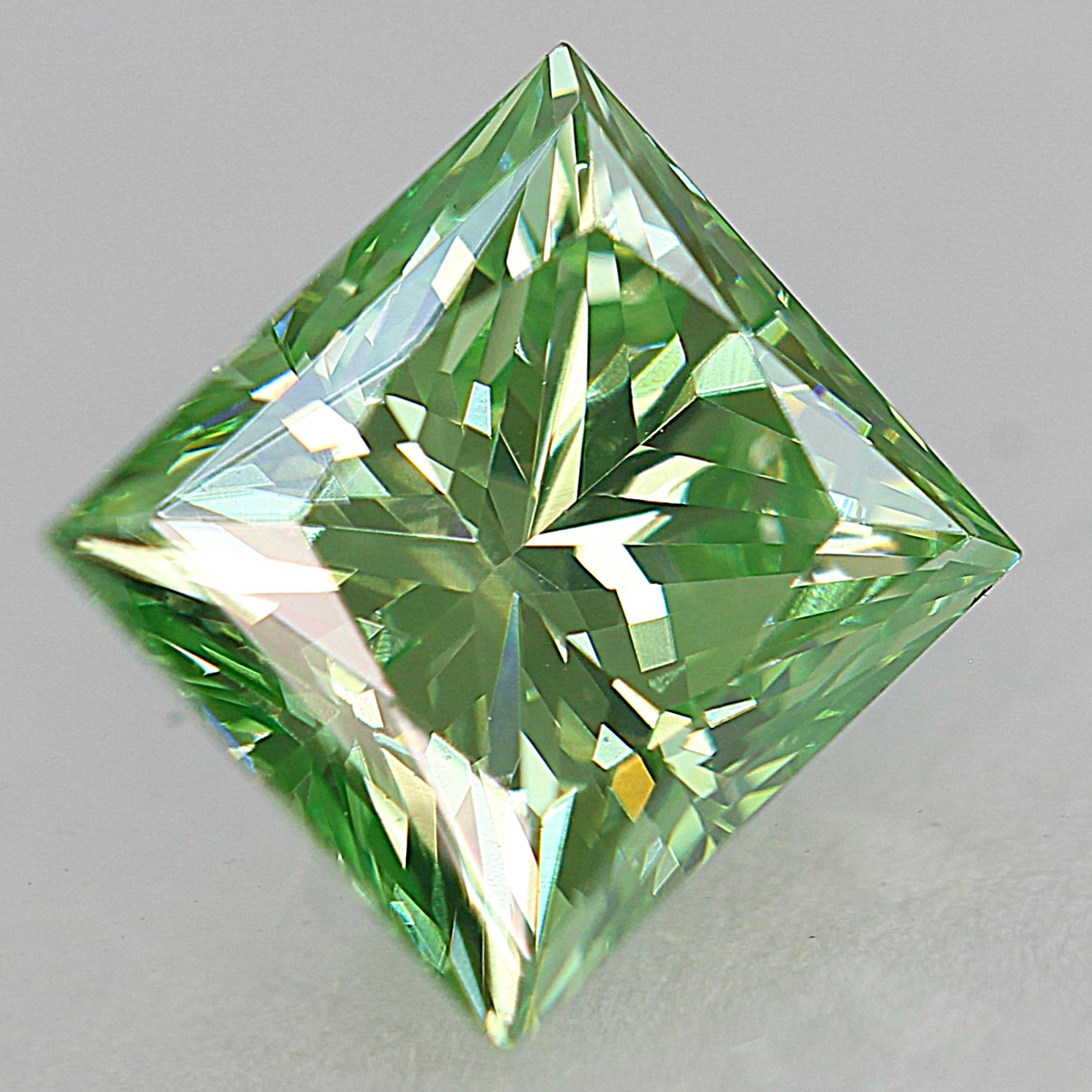 Cert 0.80 Carat Fancy Vivid Green VVS1 Princess Natural MINED Diamond 5.3×4.7mm