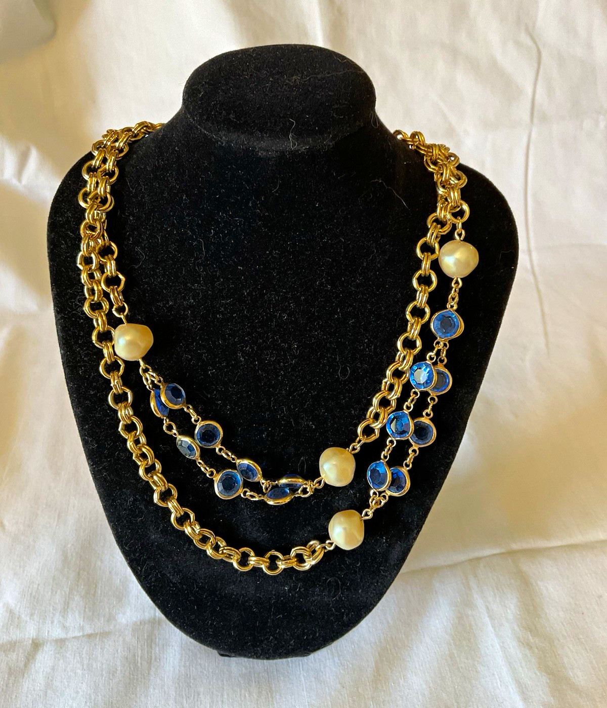 Vintage 70s Gold Tone Curb Link Chain Rhinestones Faux Pearls 16 in