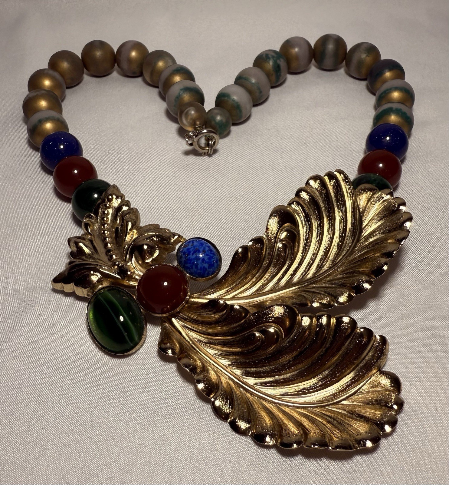 Vintage Mid-20th Century Gold-Toned Leaf & Stones Necklace & Earrings Set